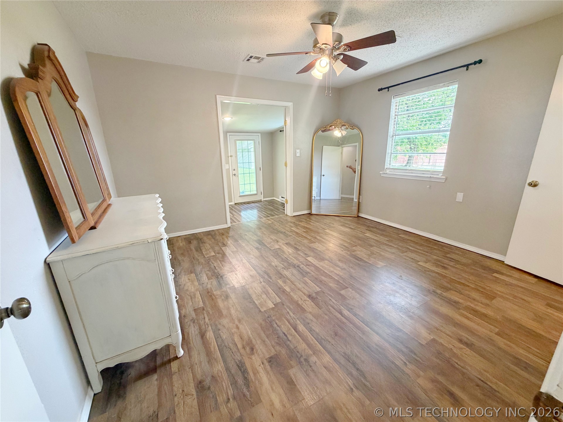 223 N Lee Street Property Photo 20