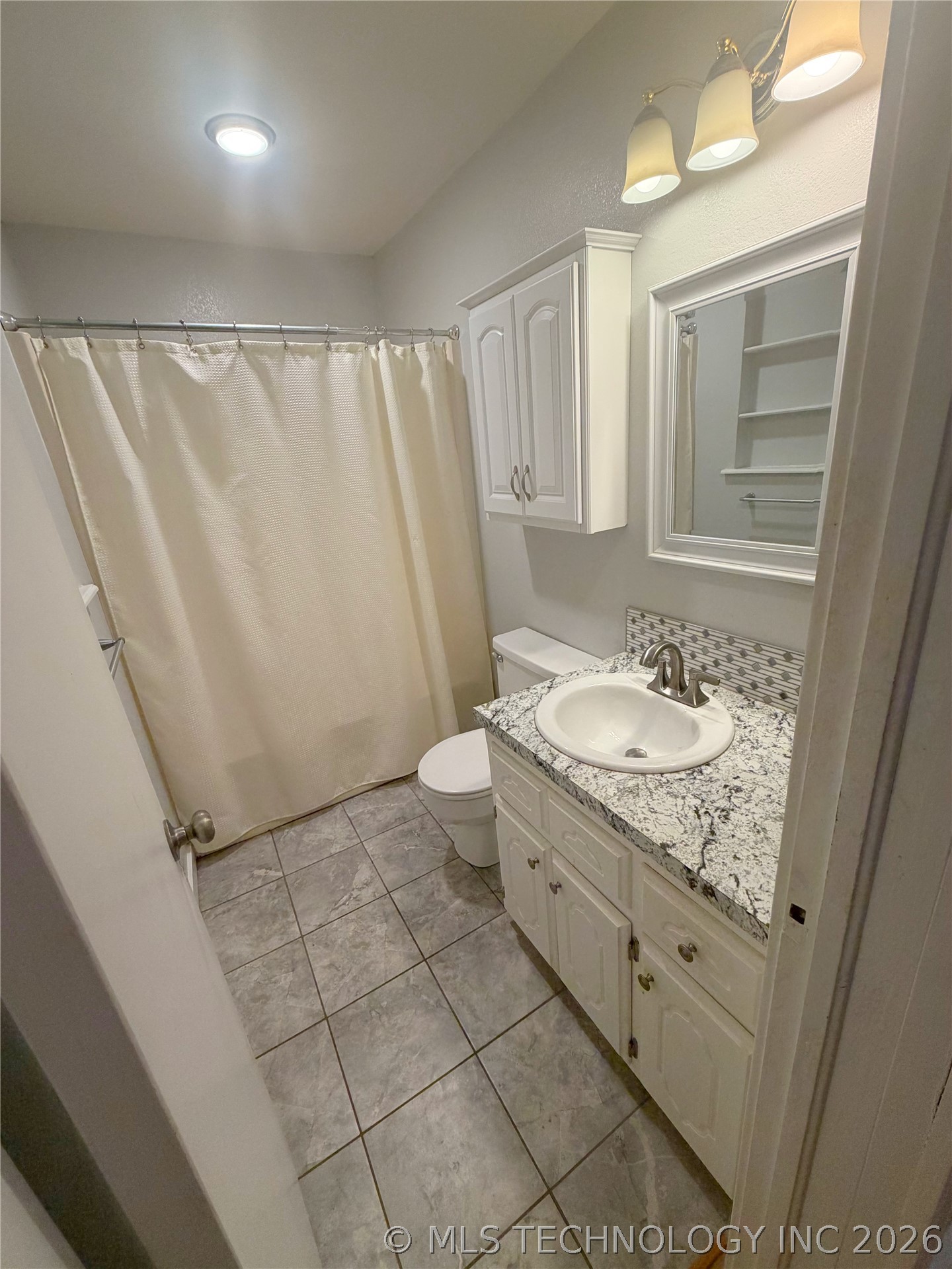 223 N Lee Street Property Photo 23