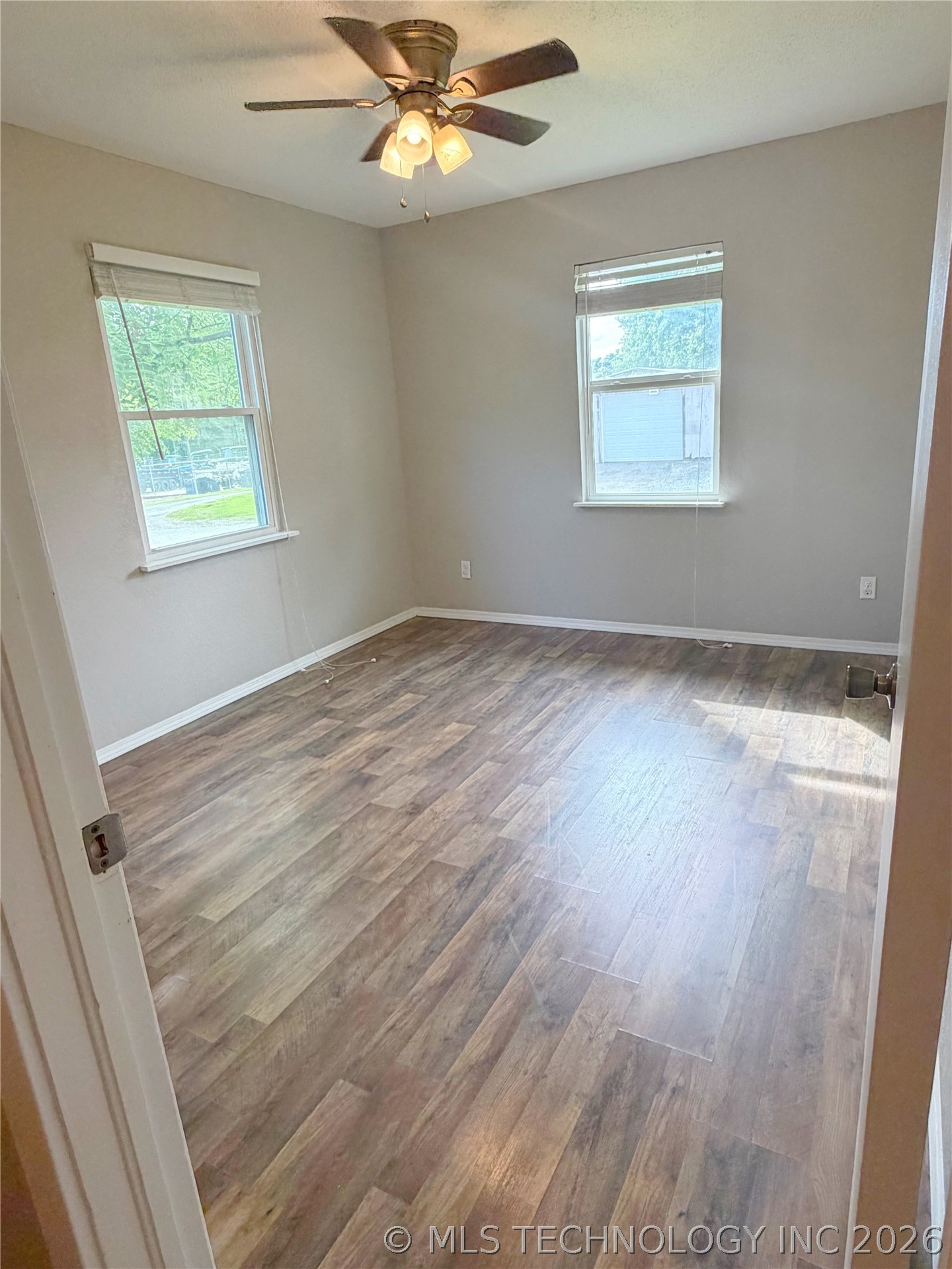 223 N Lee Street Property Photo 31