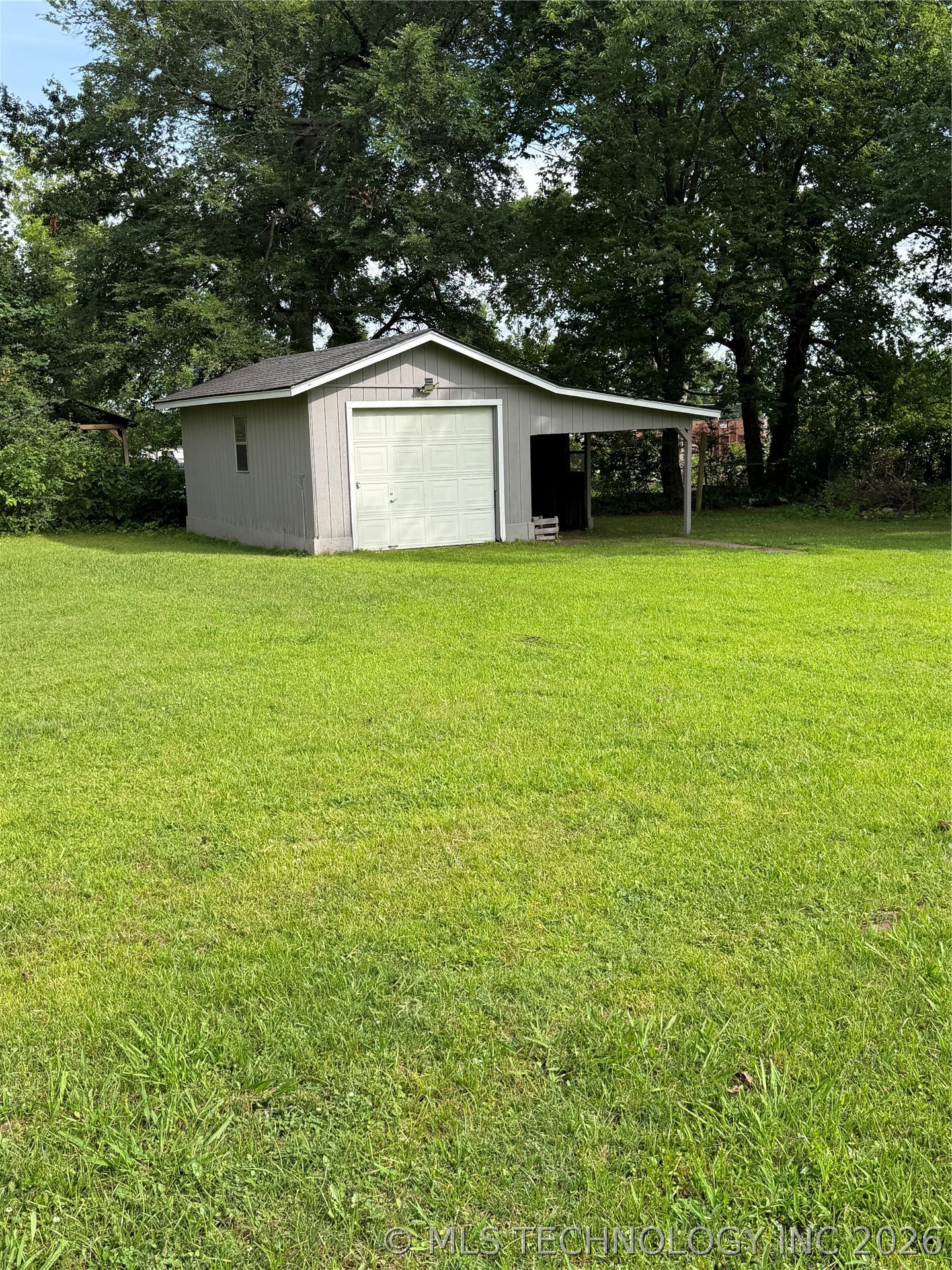 223 N Lee Street Property Photo 41