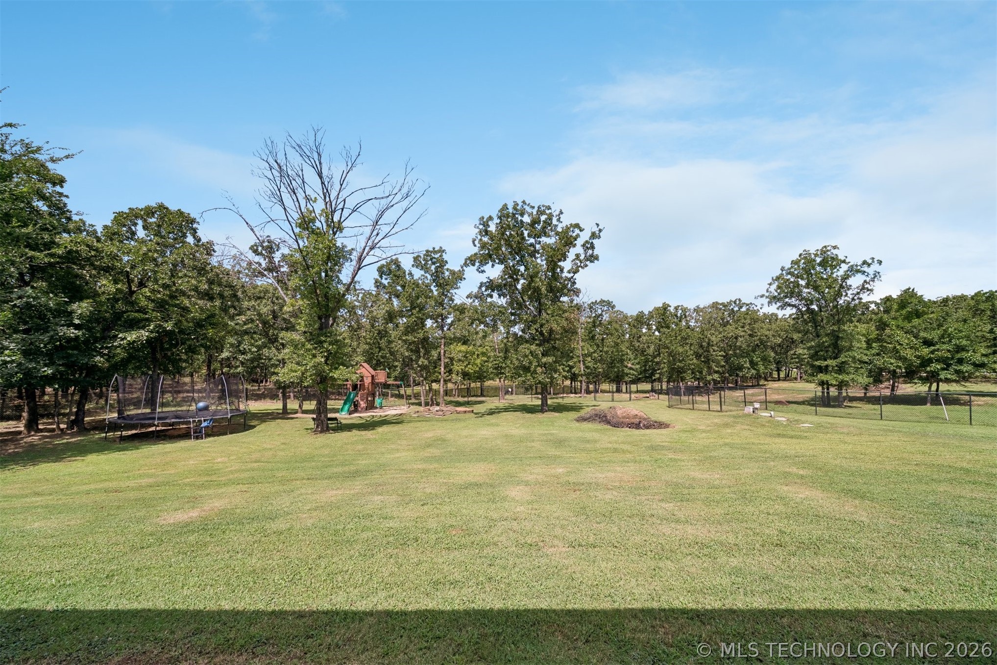 8116 Gary Drive Property Photo 6