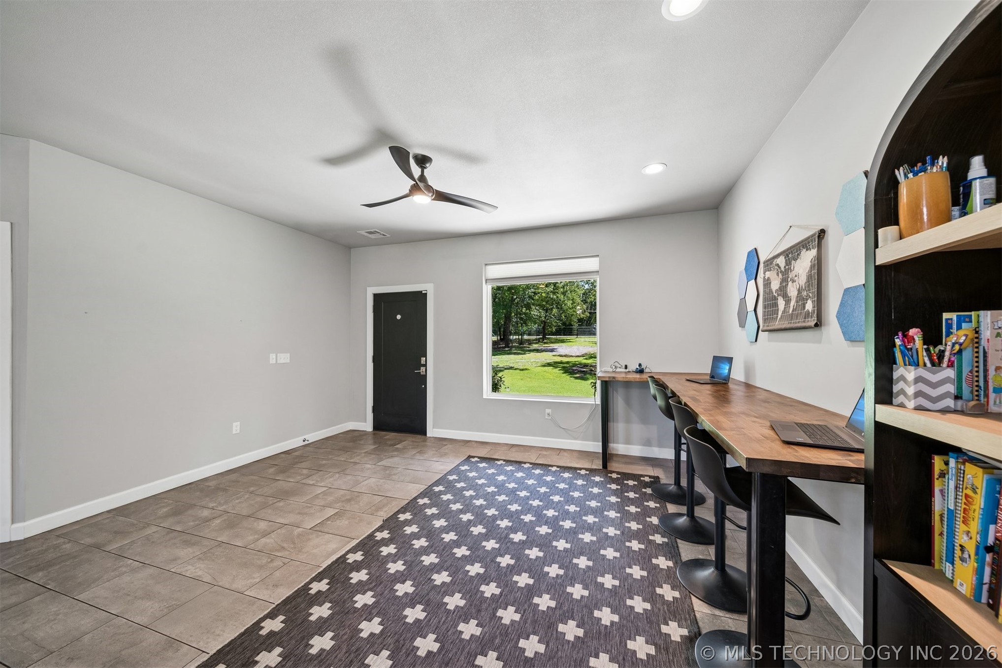 8116 Gary Drive Property Photo 12