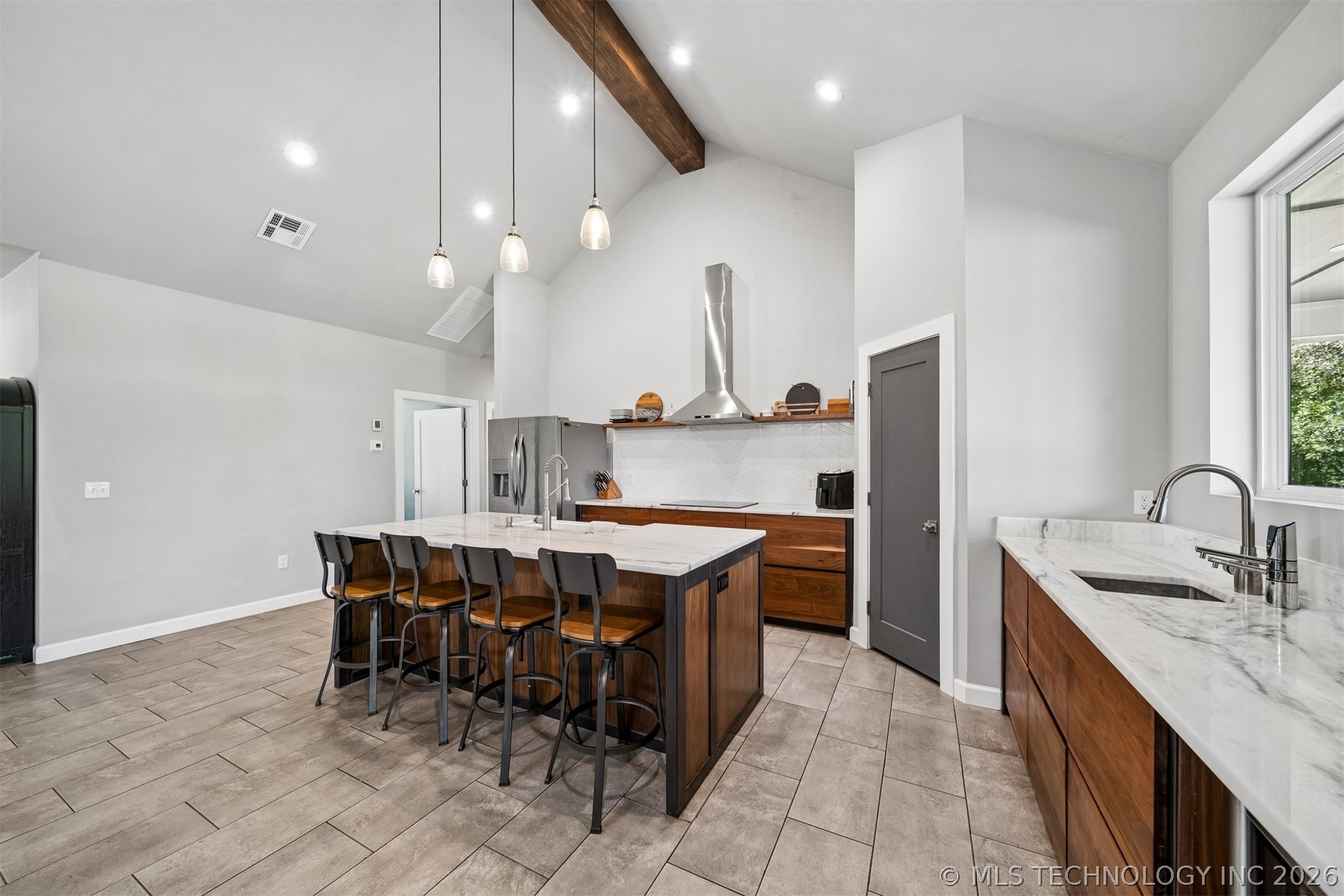 8116 Gary Drive Property Photo 15