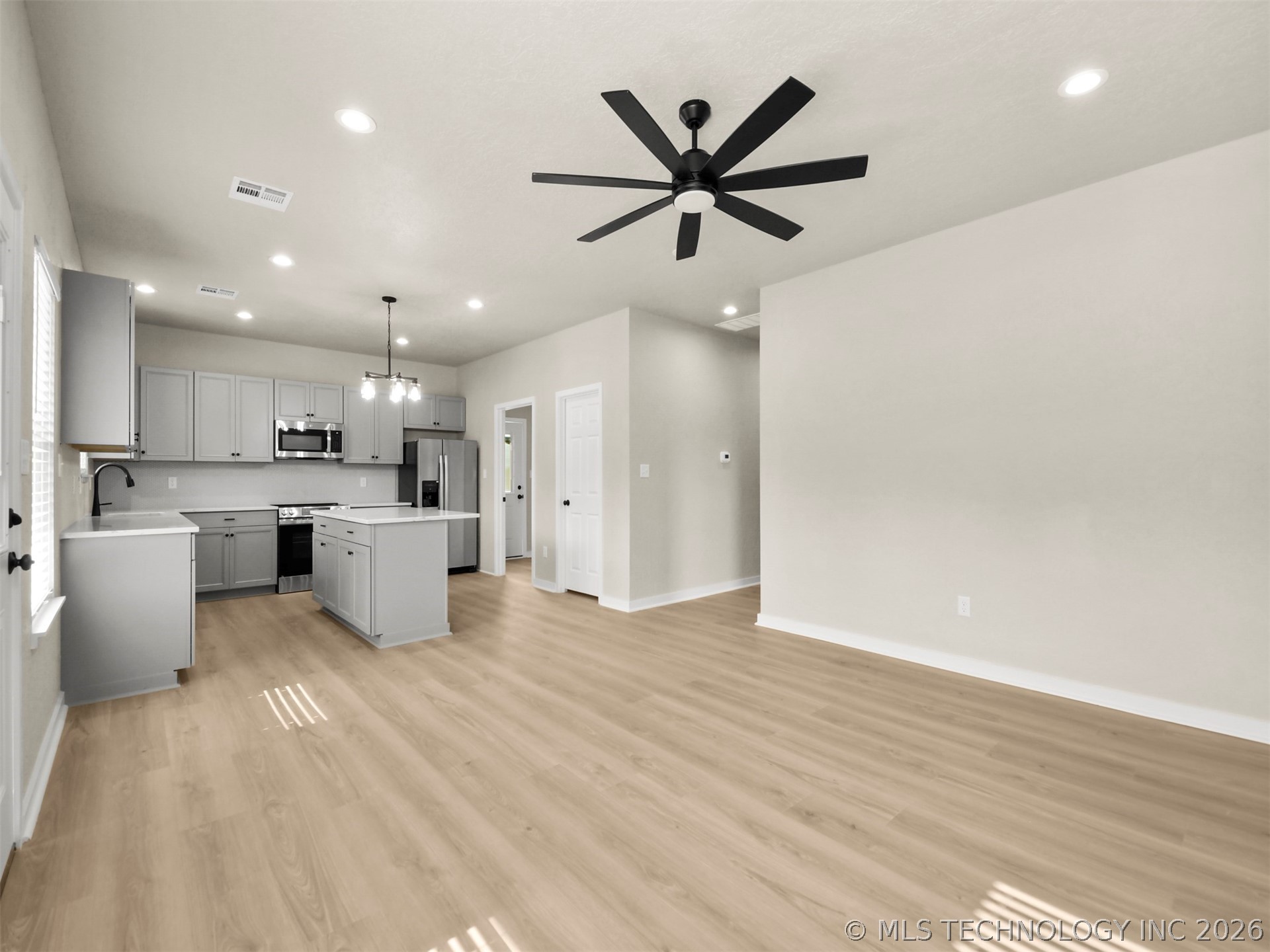 95 Aspen Circle Property Photo 4