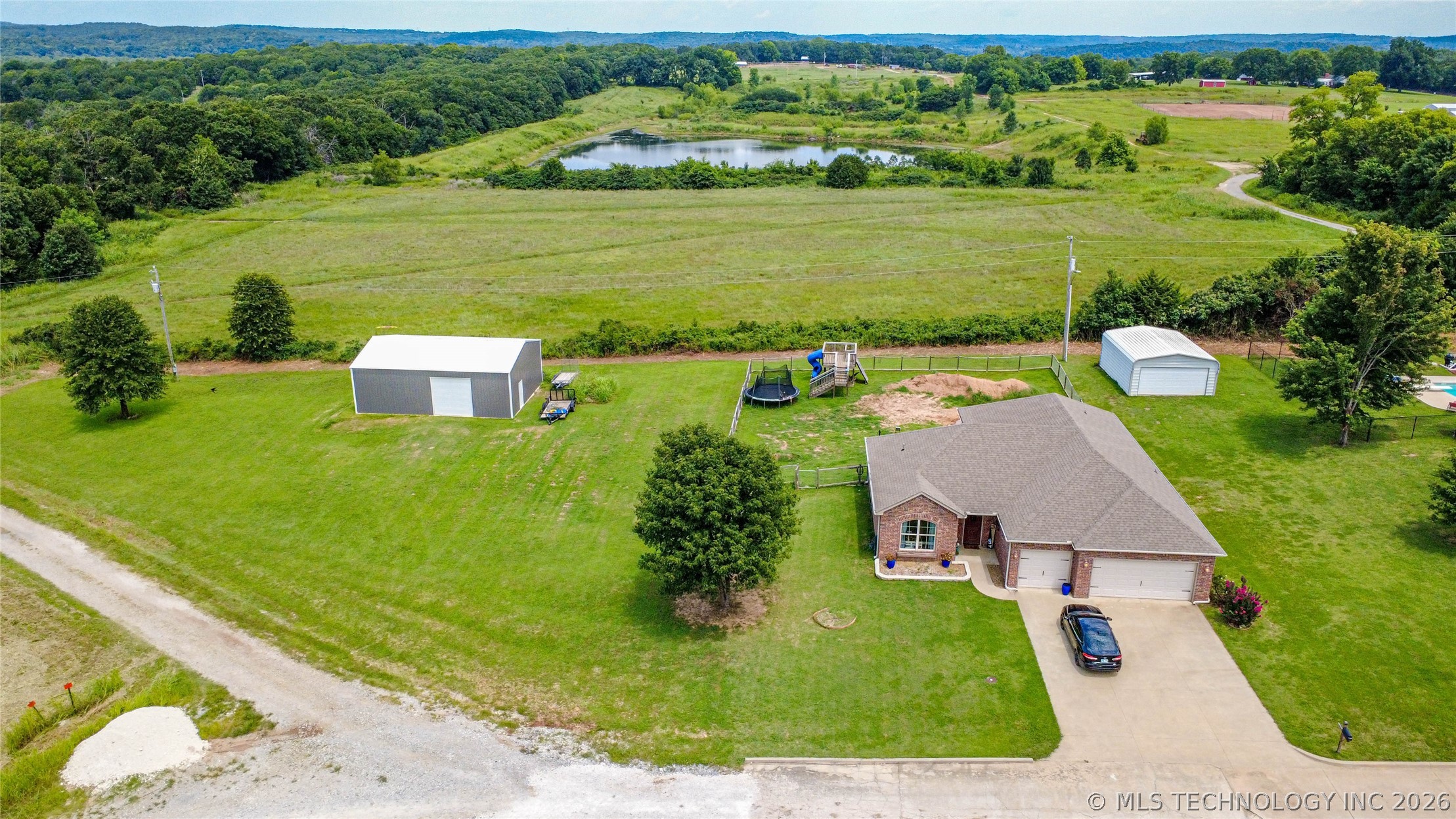 1431 Crestview Drive Property Photo 3
