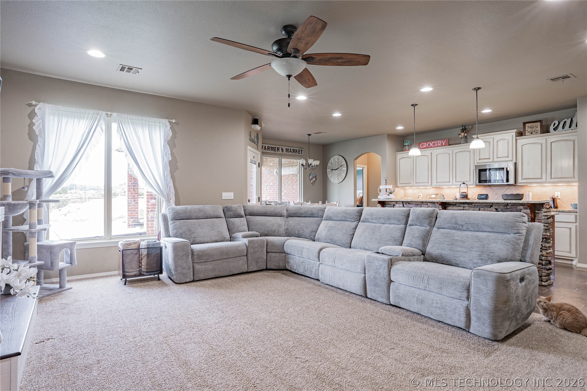 1431 Crestview Drive Property Photo 12