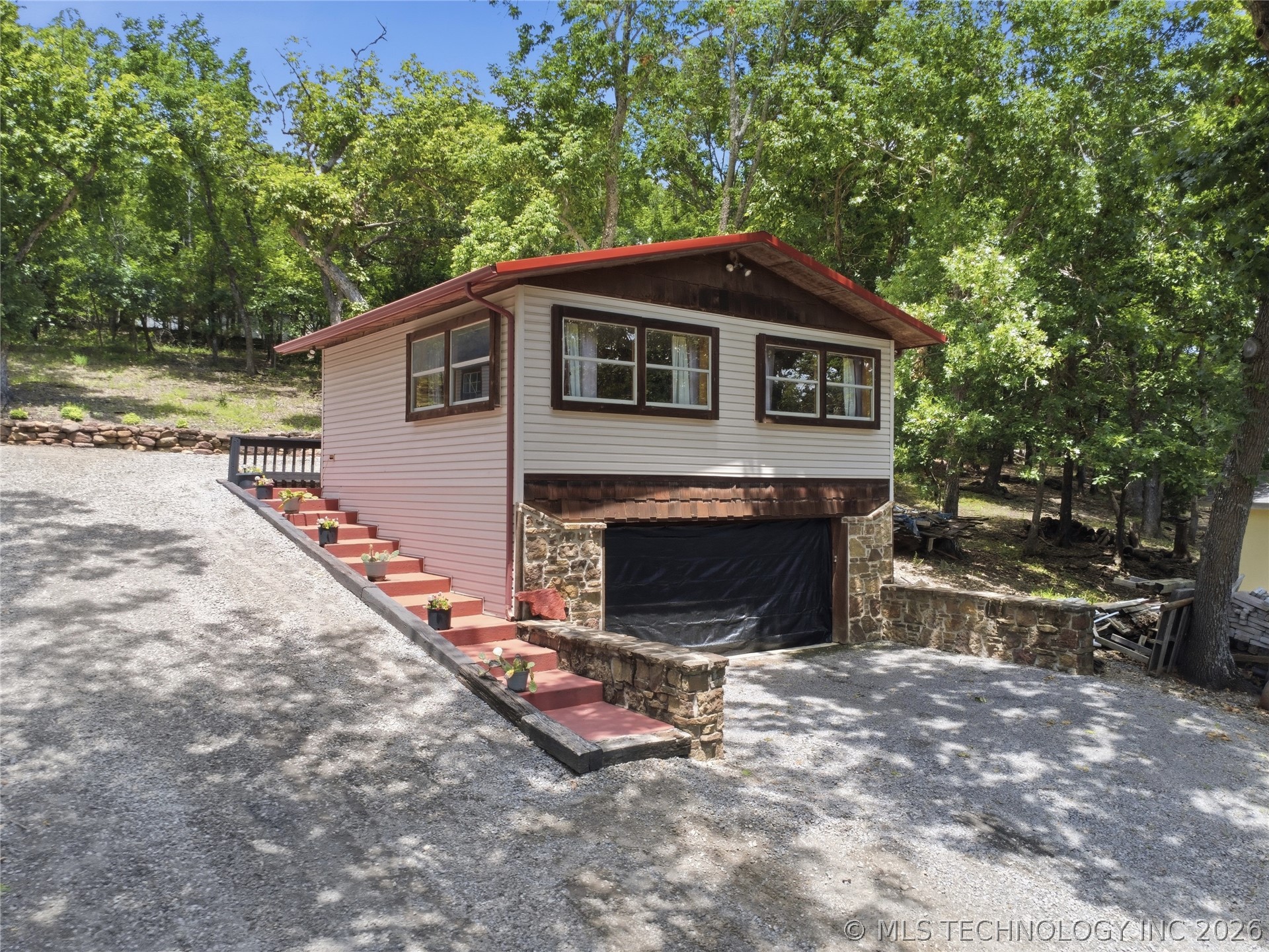 18422 W Lakewood Drive Property Photo 3