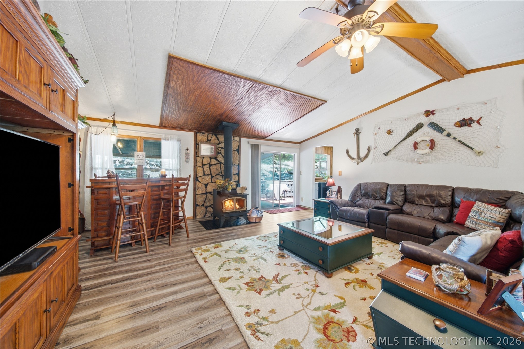 18422 W Lakewood Drive Property Photo 8