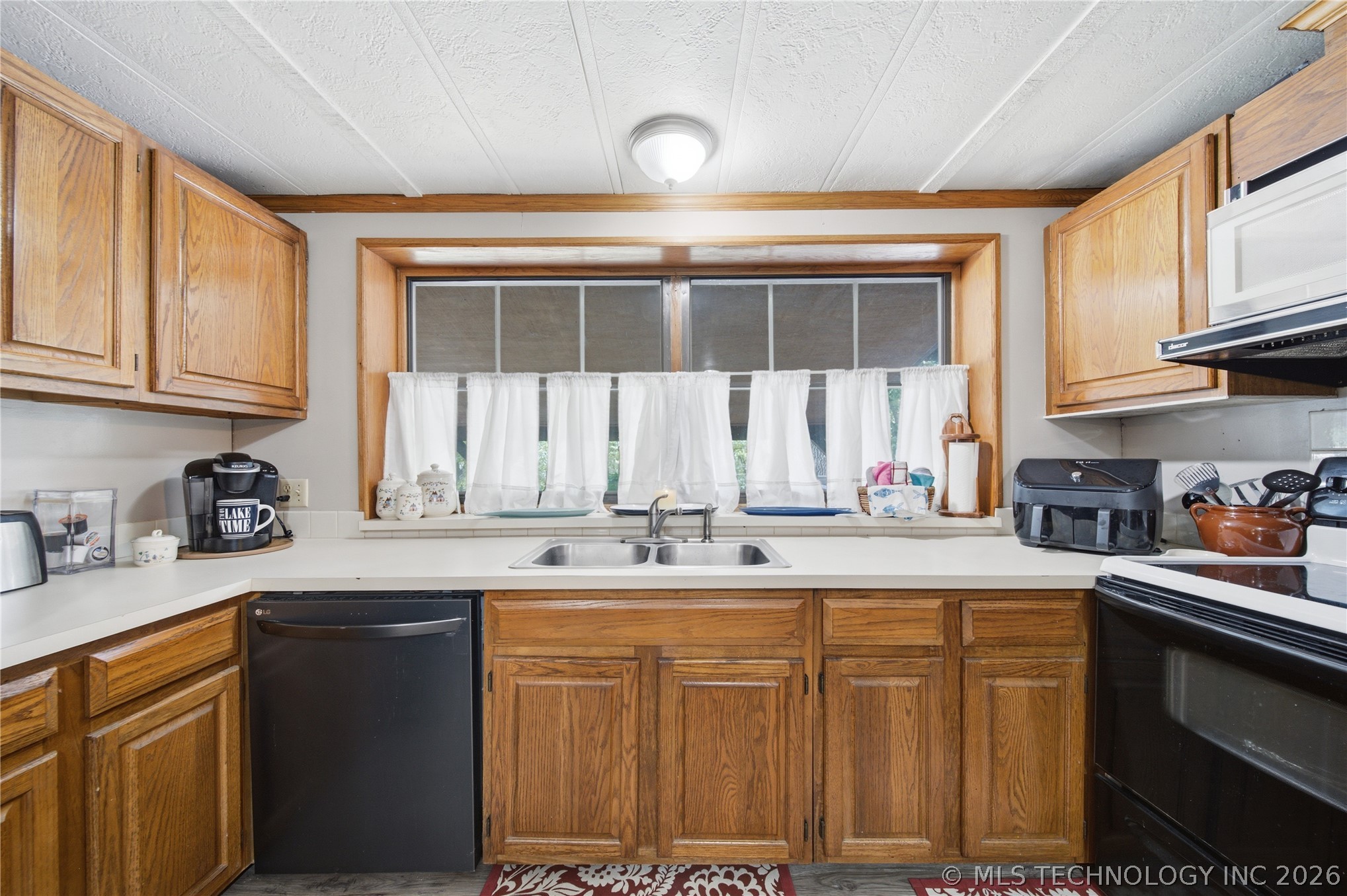 18422 W Lakewood Drive Property Photo 15