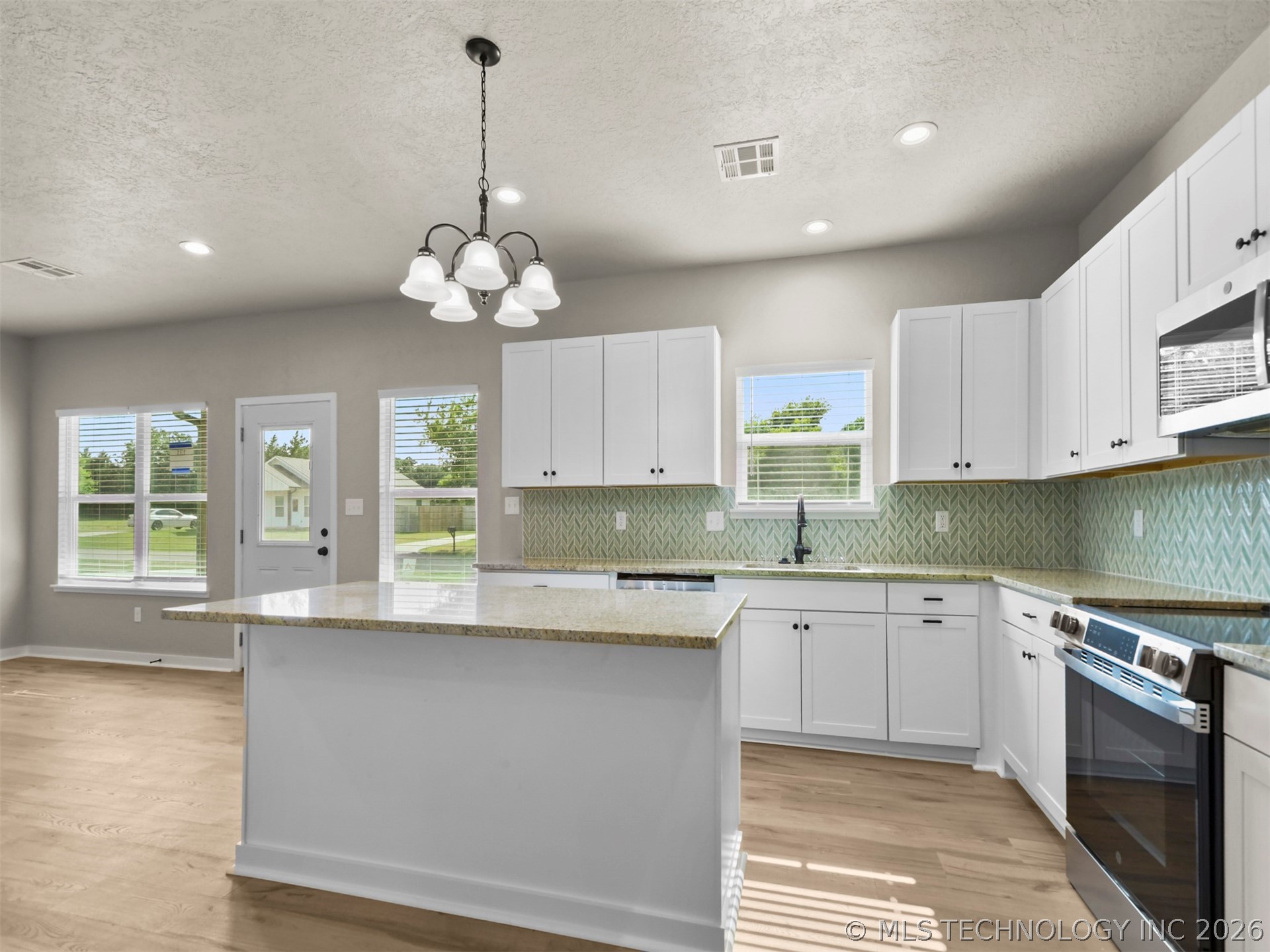 131 Aspen Circle Property Photo 5