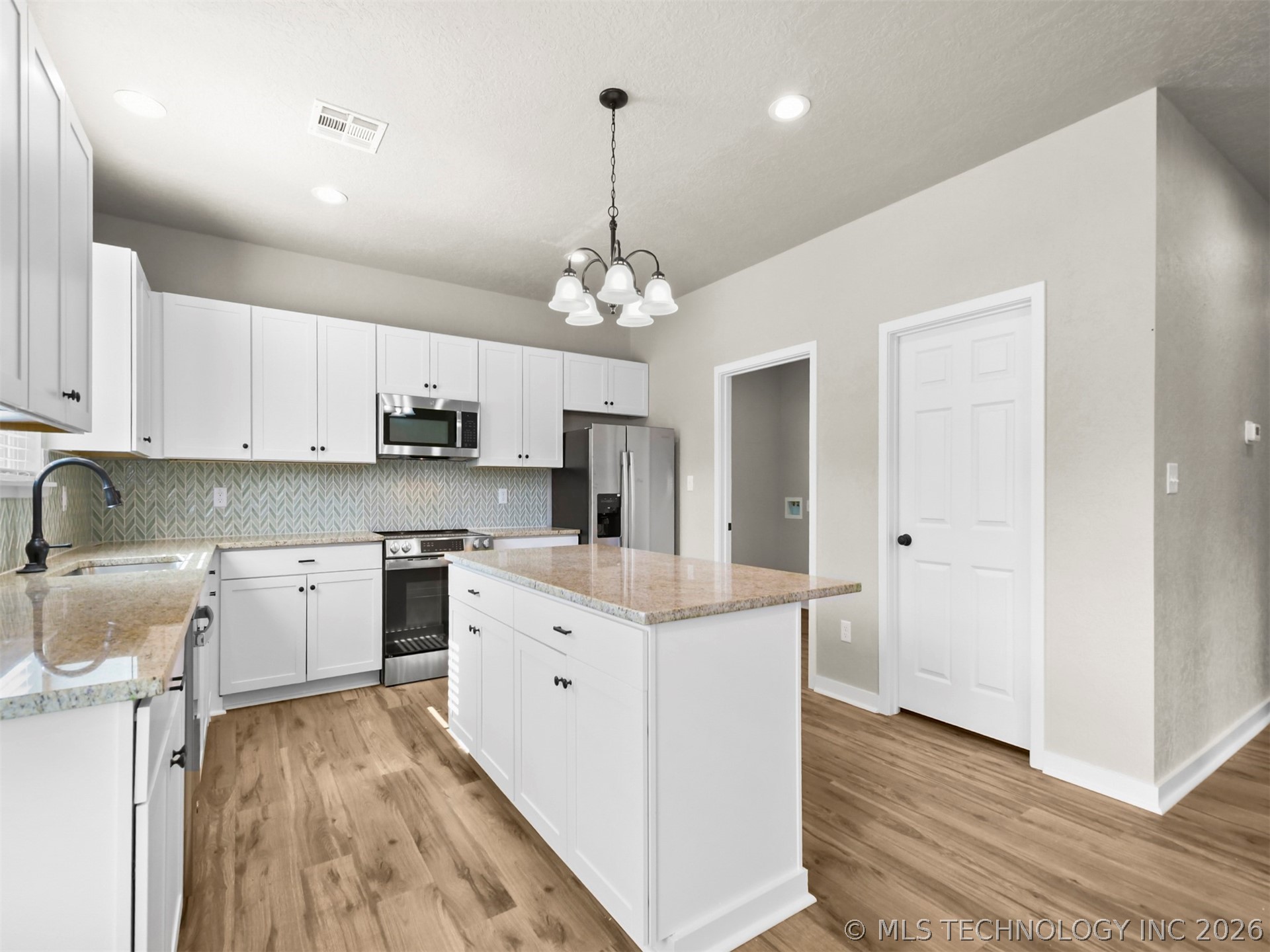 131 Aspen Circle Property Photo 8