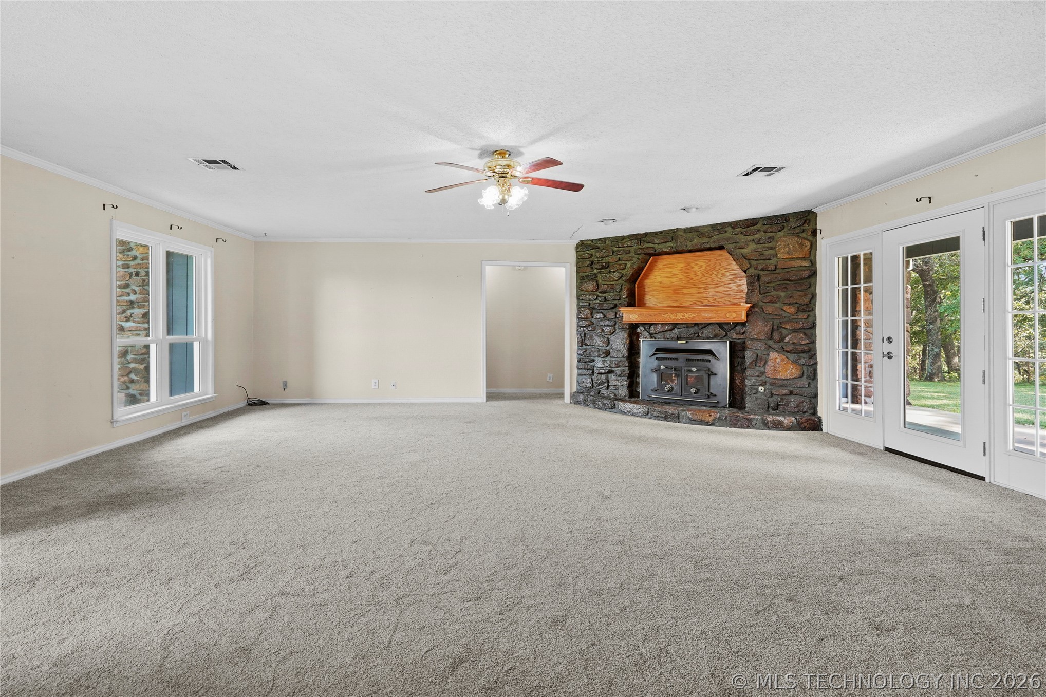 27208 E 41st Street S Property Photo 8