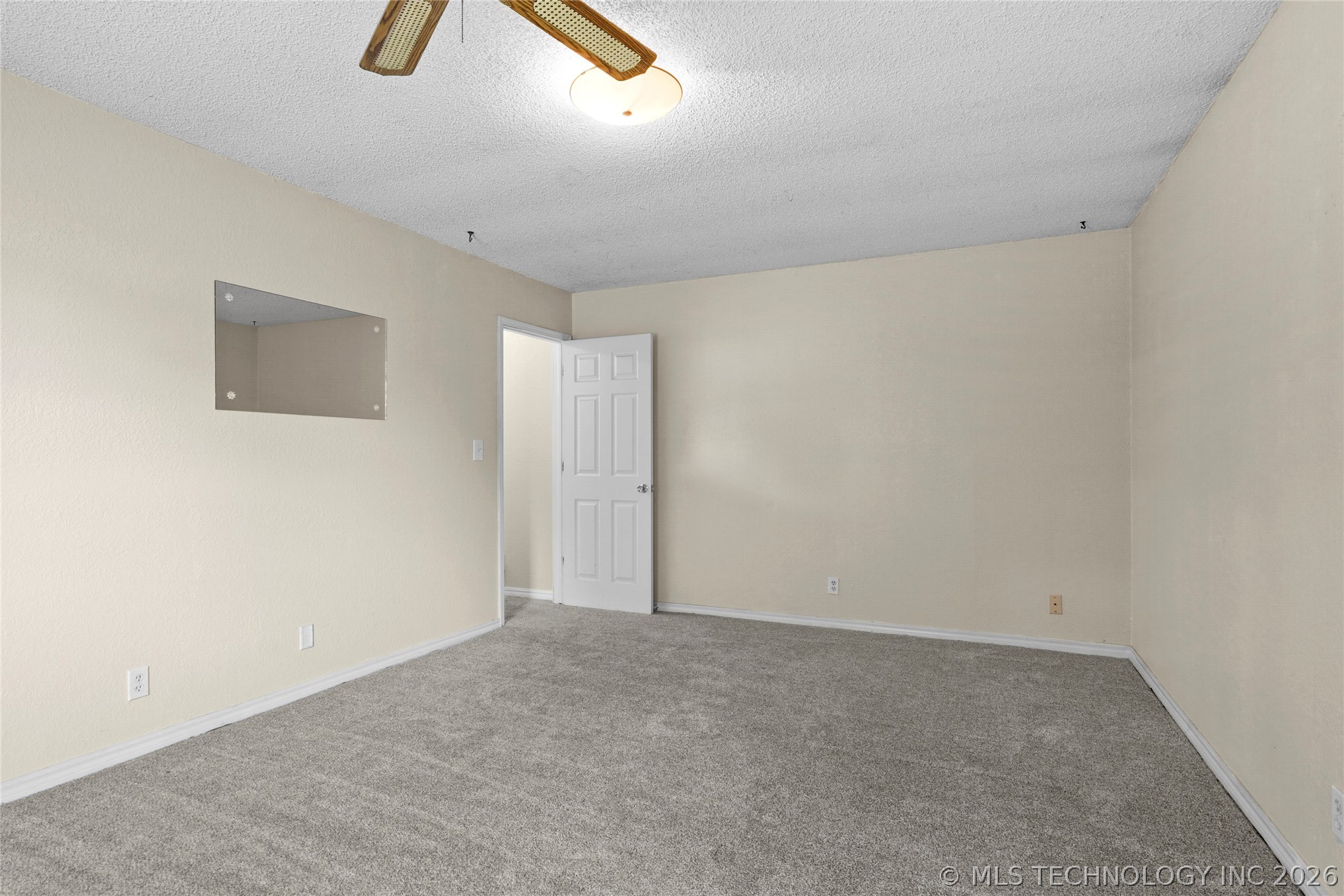 27208 E 41st Street S Property Photo 15