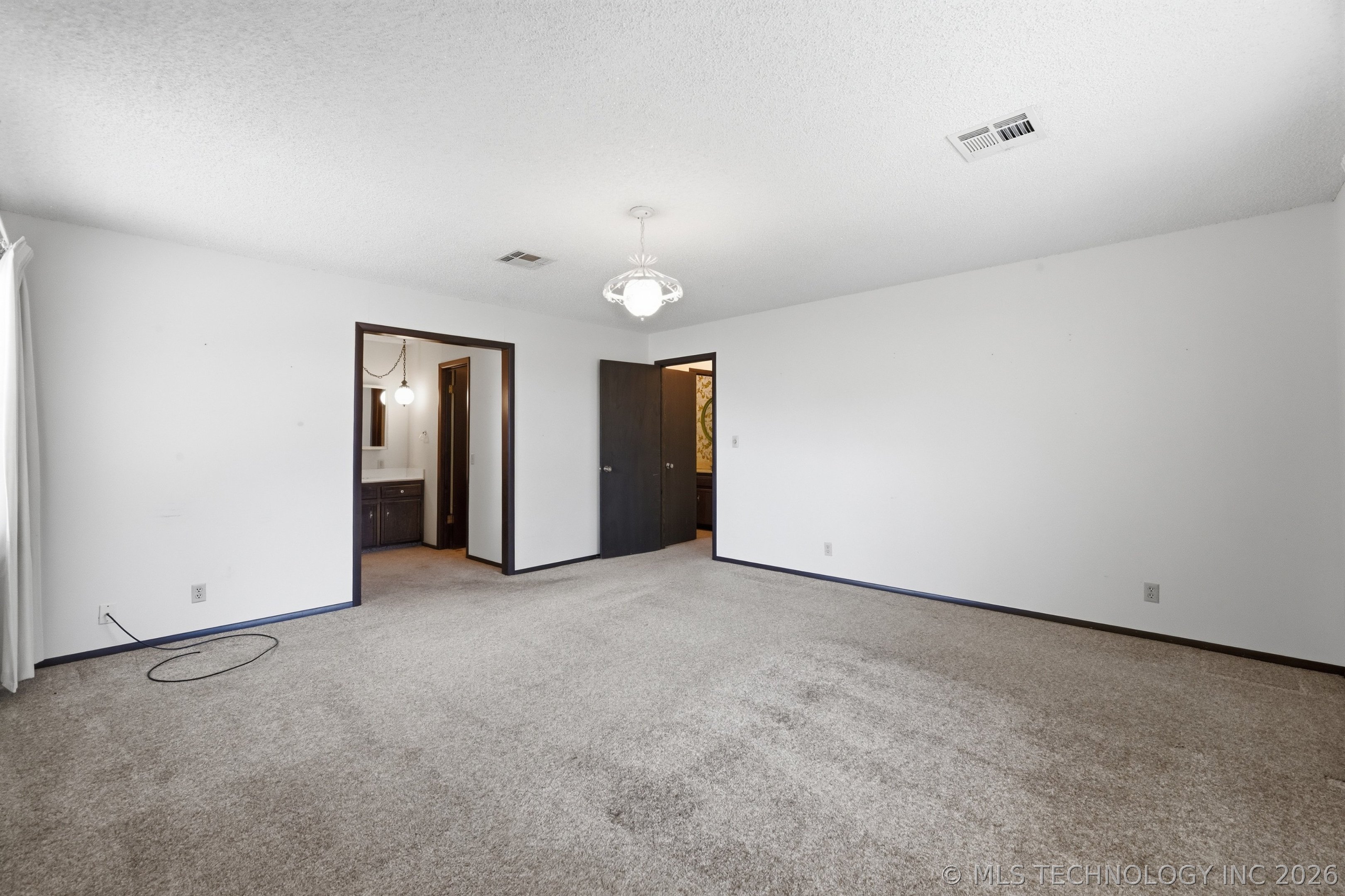 1077 Rolling Meadows Property Photo 14