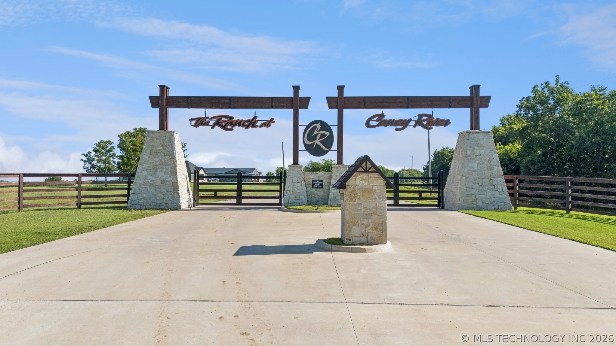 S Ranch Road Property Photo 4