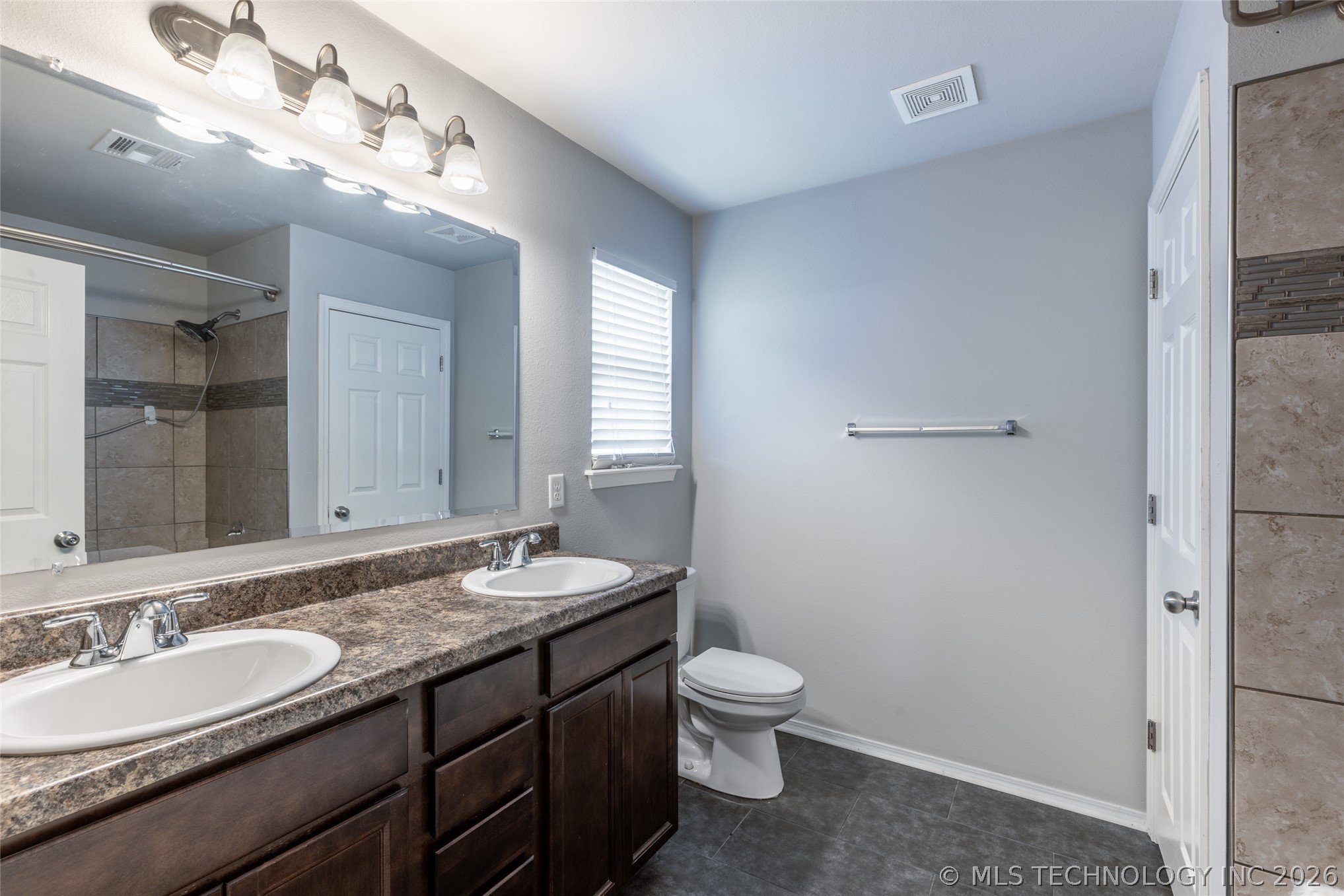 8745 E 126th Place S Property Photo 17