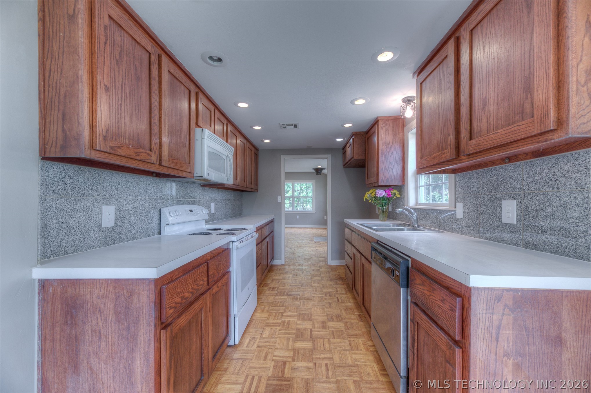 4912 S 165th West Avenue Property Photo 13