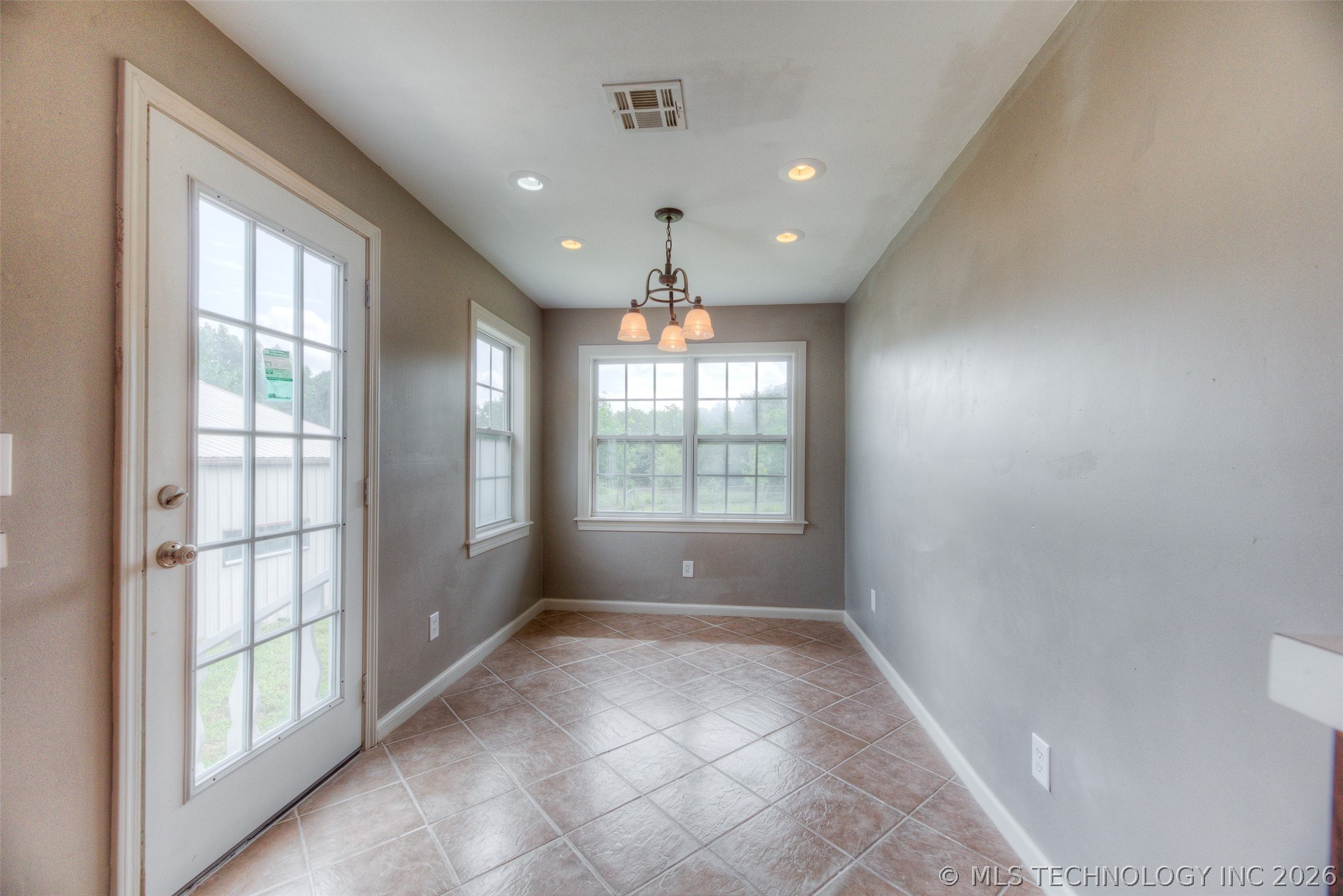 4912 S 165th West Avenue Property Photo 16