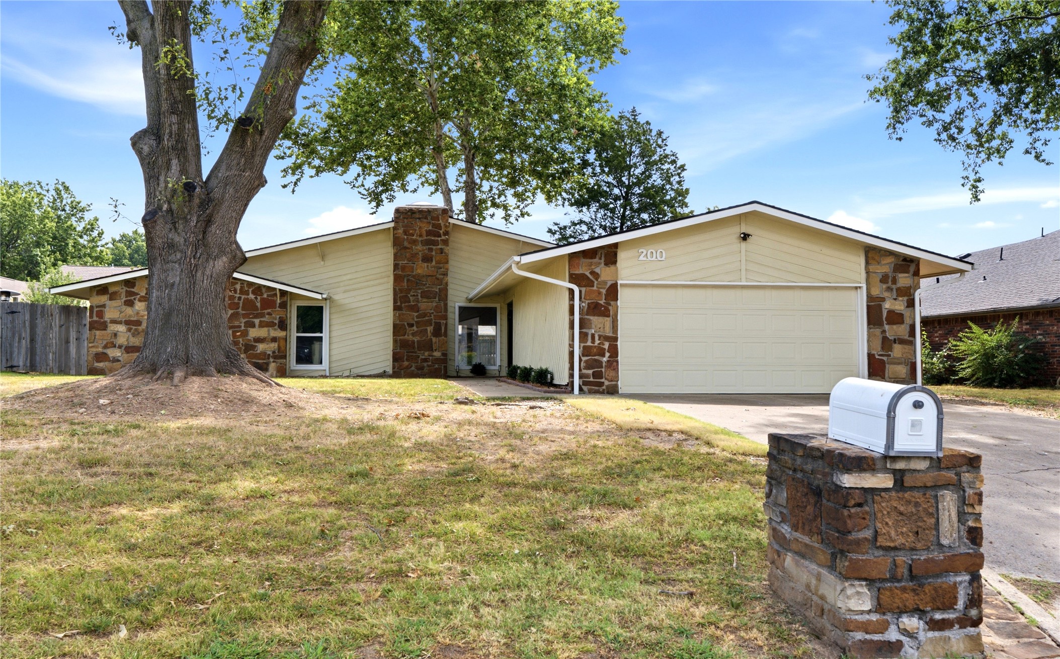 200 Elton Drive Property Photo 1