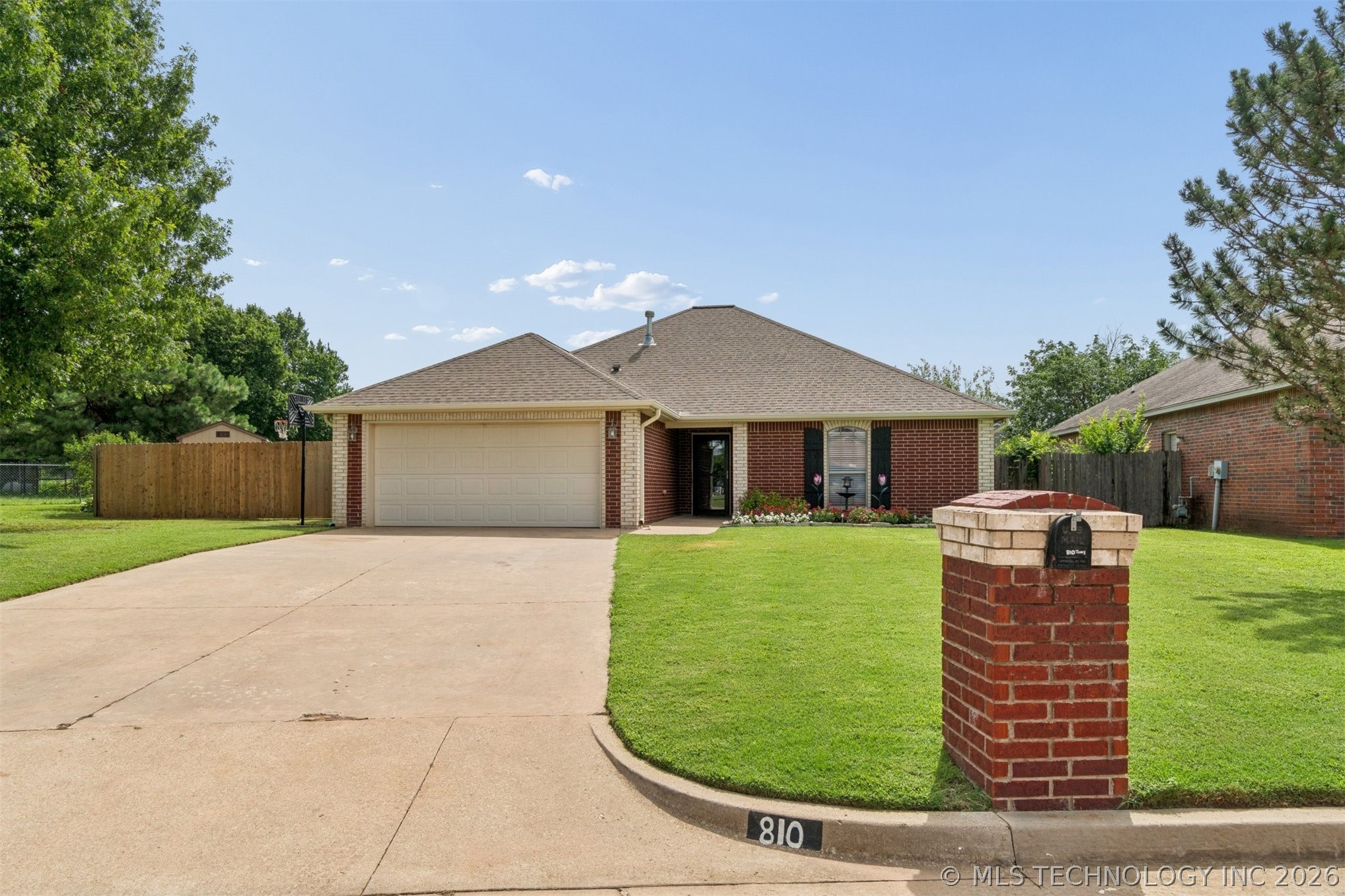810 Tony Avenue Property Photo 1