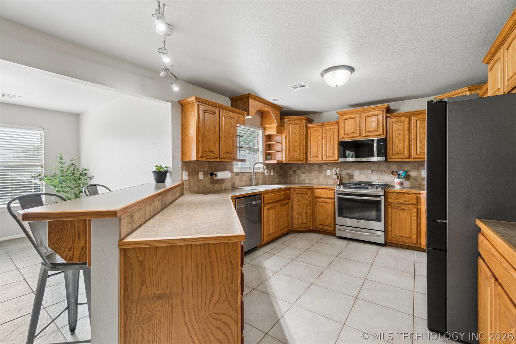 810 Tony Avenue Property Photo 3