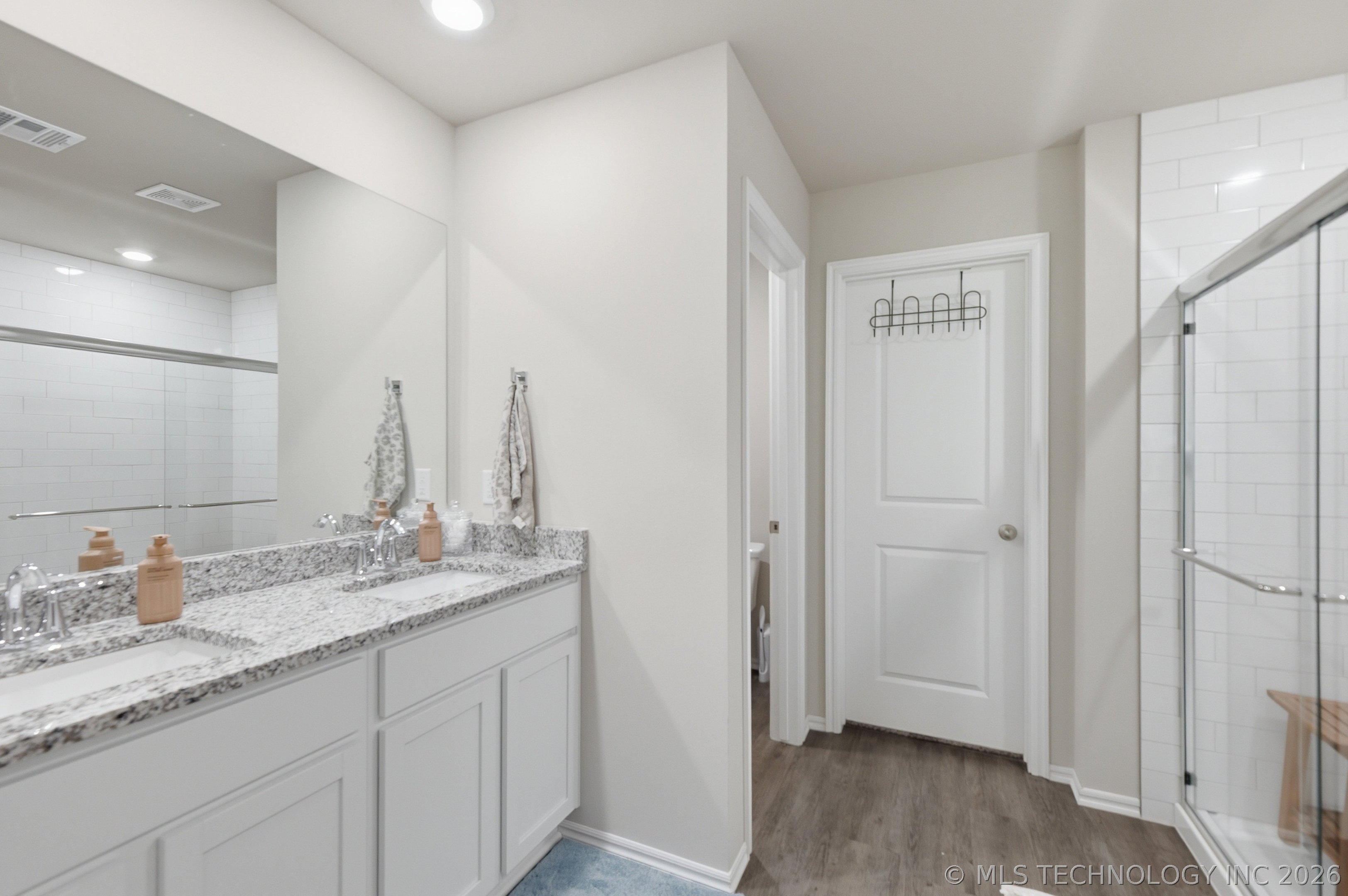 2406 W 30th Street N Property Photo 54