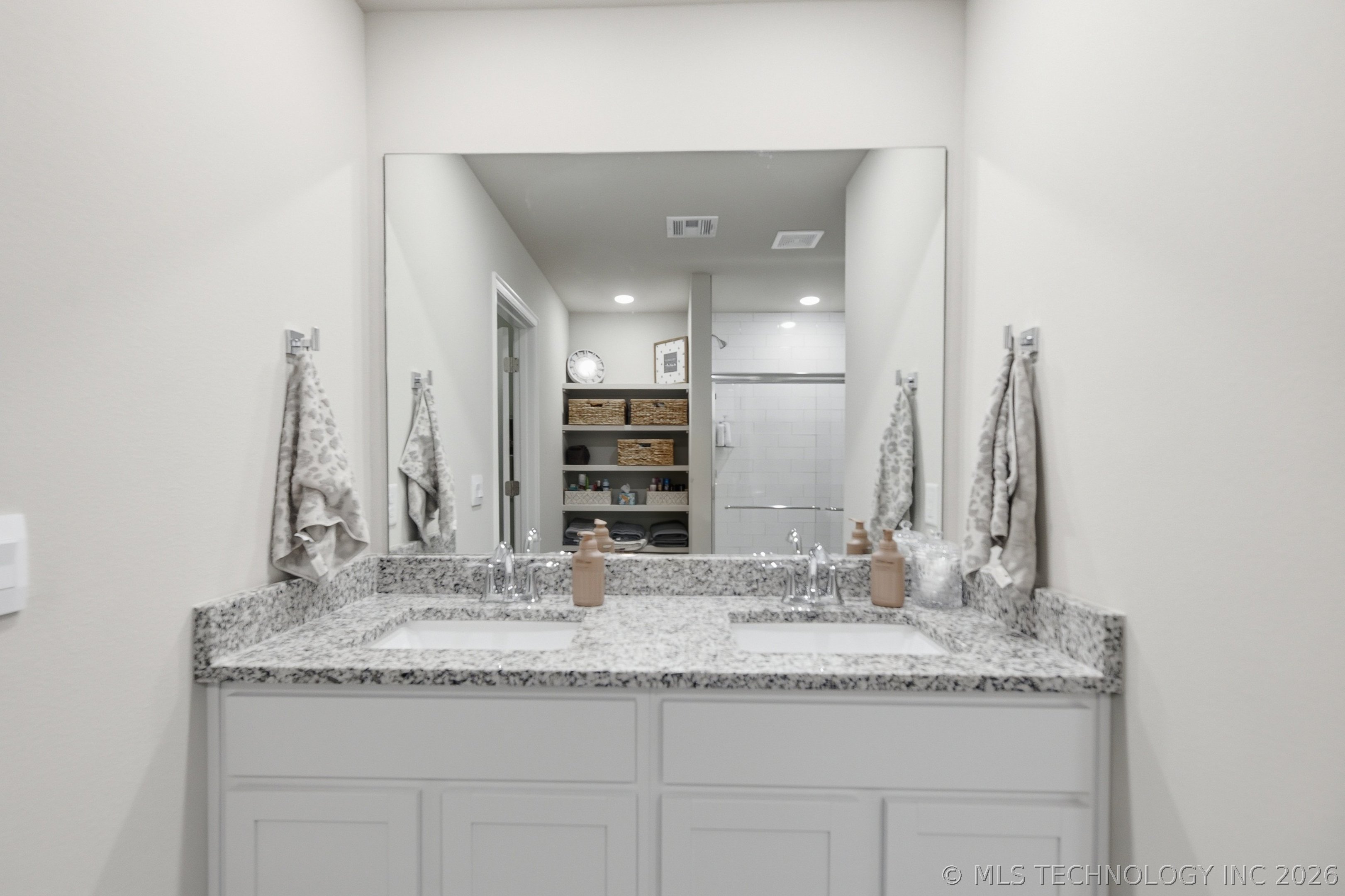 2406 W 30th Street N Property Photo 55