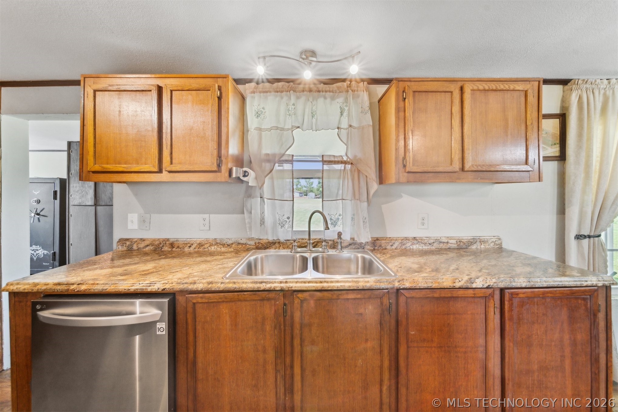 9348 W 620 Road Property Photo 12