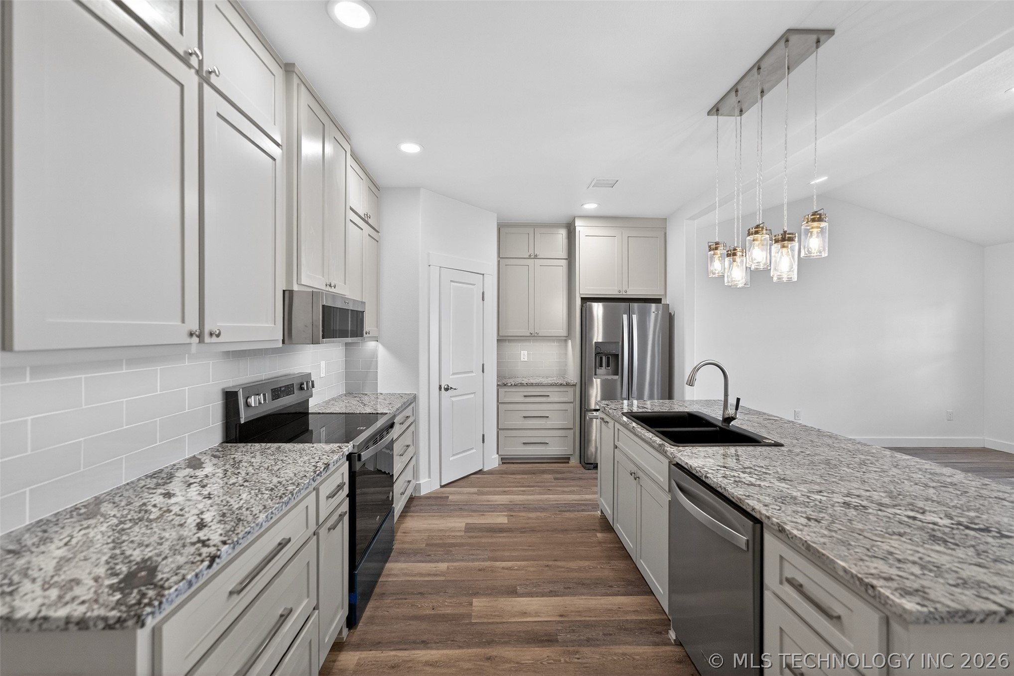 207 Lindsey Avenue Property Photo 18