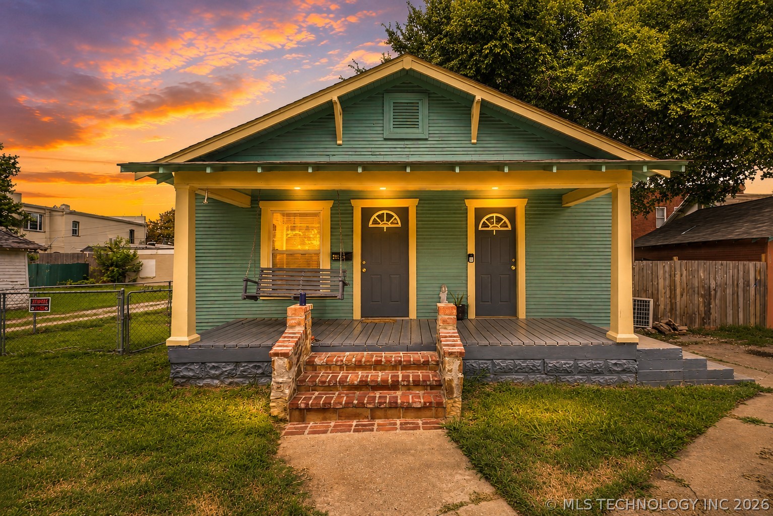 2015 E 2nd Street Property Photo 2