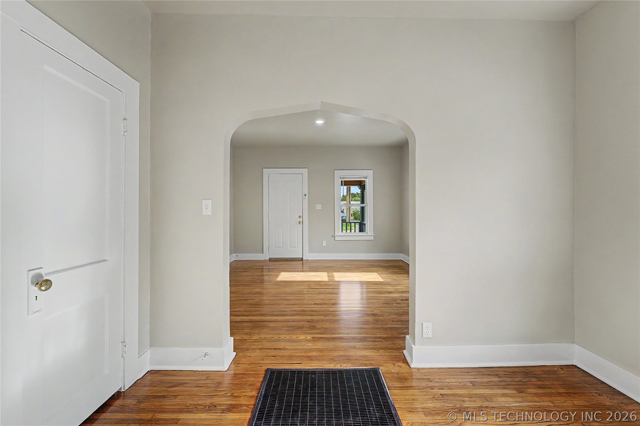 2015 E 2nd Street Property Photo 12