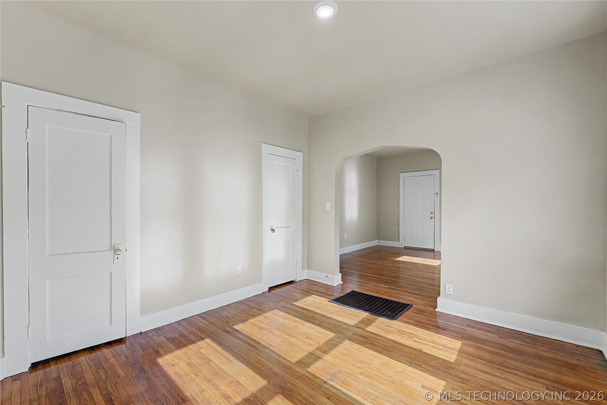 2015 E 2nd Street Property Photo 14