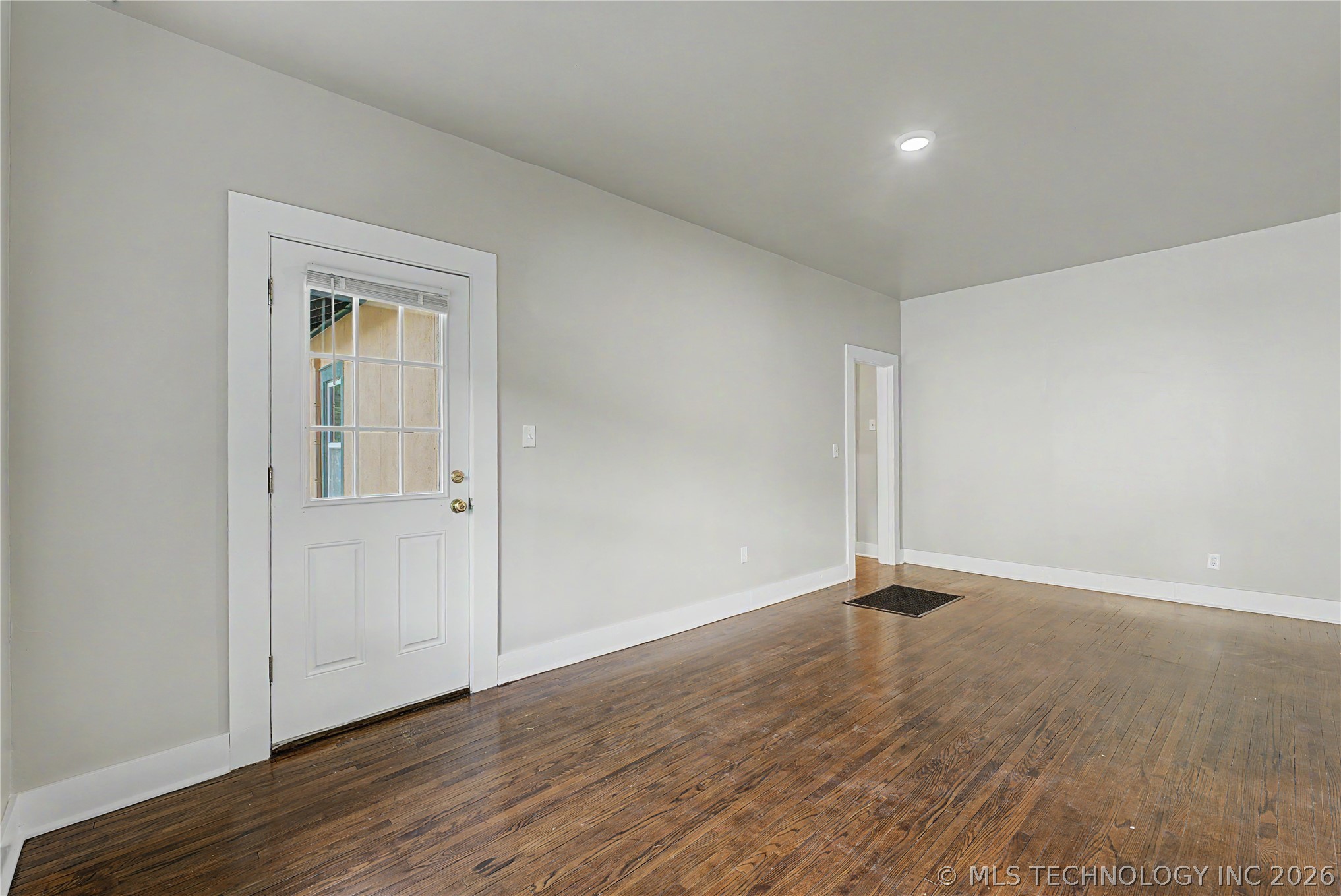 2015 E 2nd Street Property Photo 22