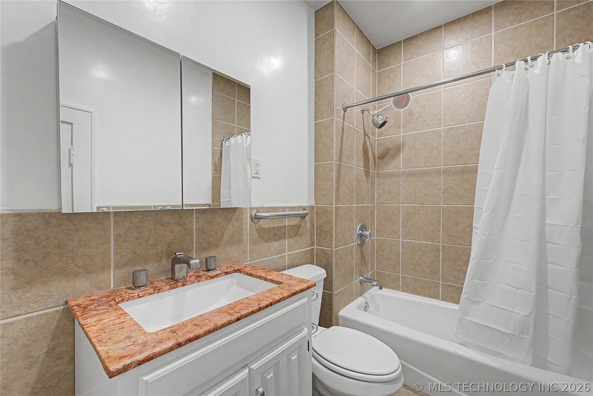 2015 E 2nd Street Property Photo 25