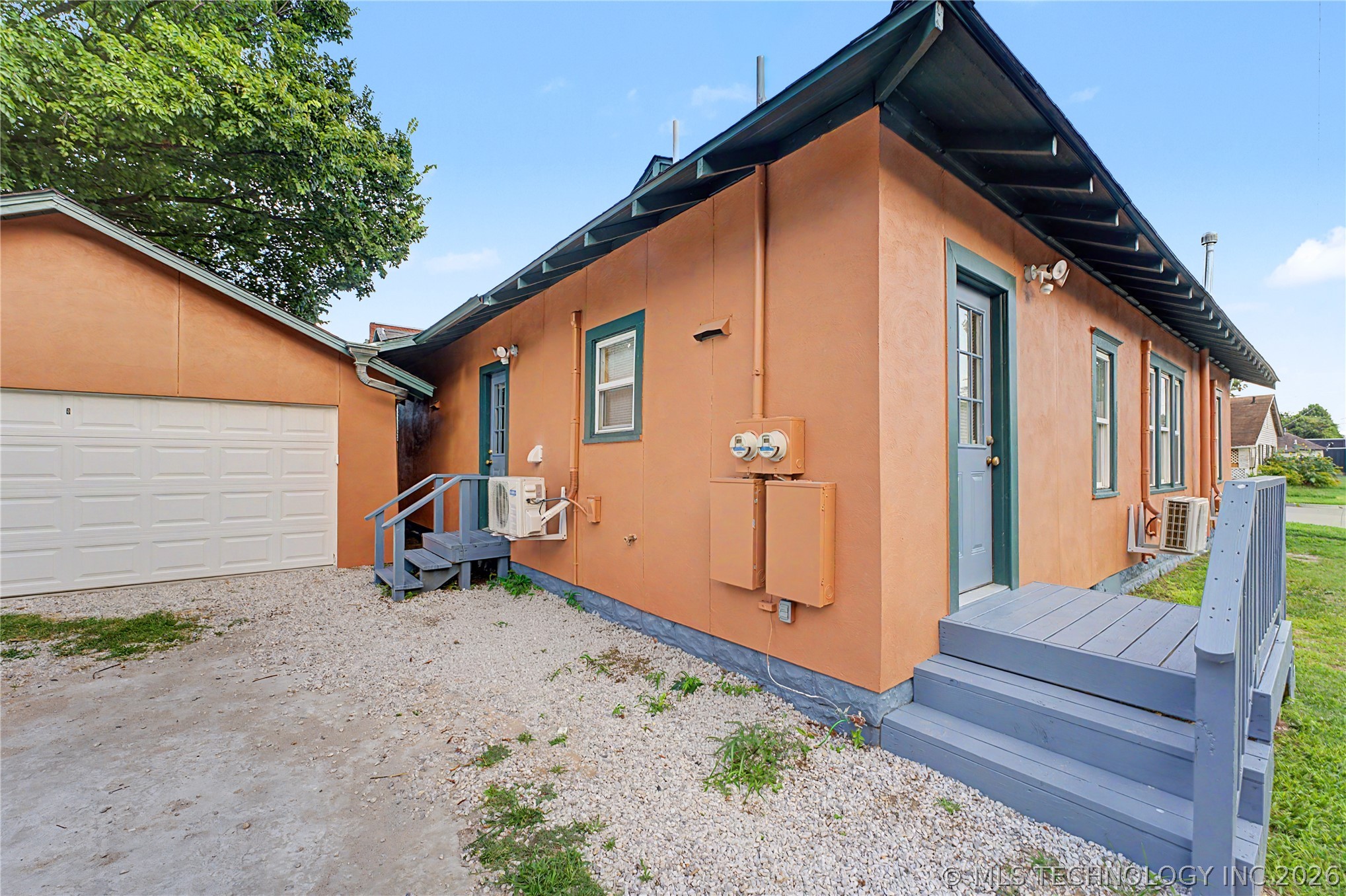 2015 E 2nd Street Property Photo 33