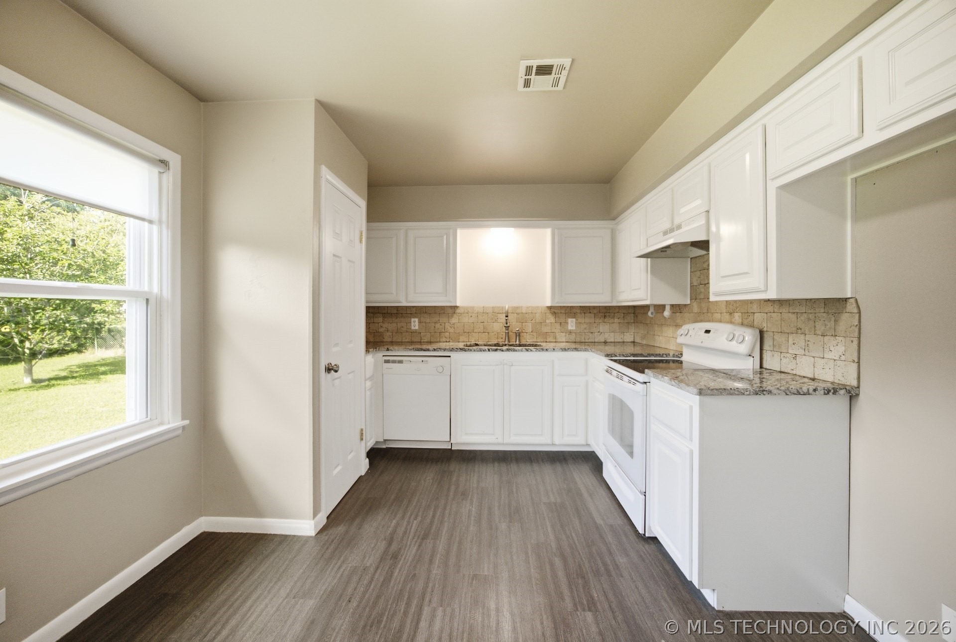 1311 Vieux Property Photo 11