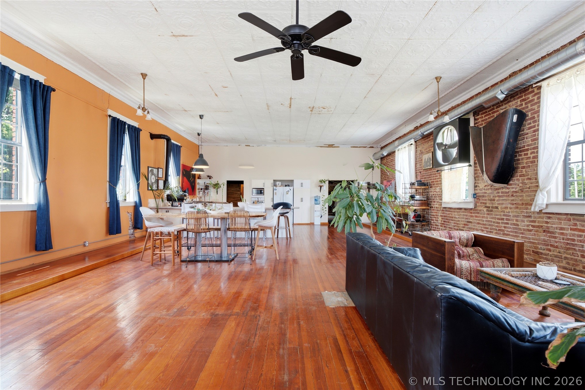 3 S Main Property Photo 24