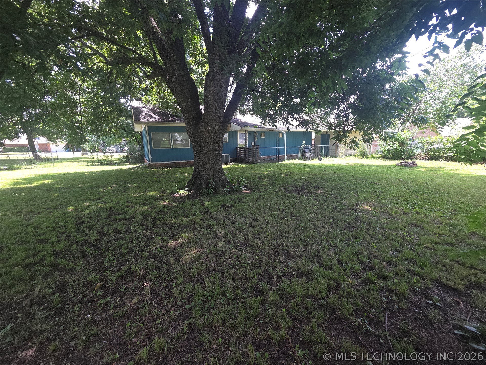 1310 E Cherry Property Photo 14