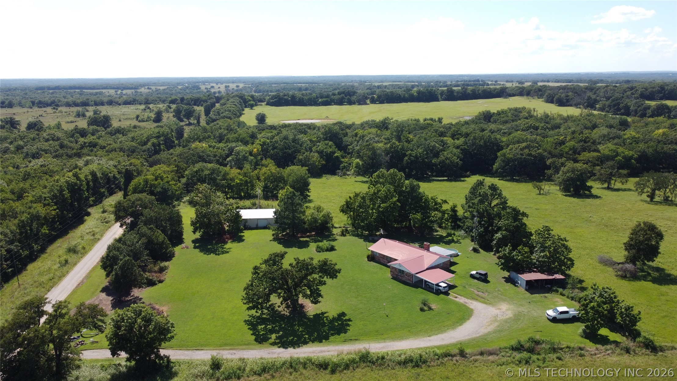 371126 E 990 Road Property Photo 2