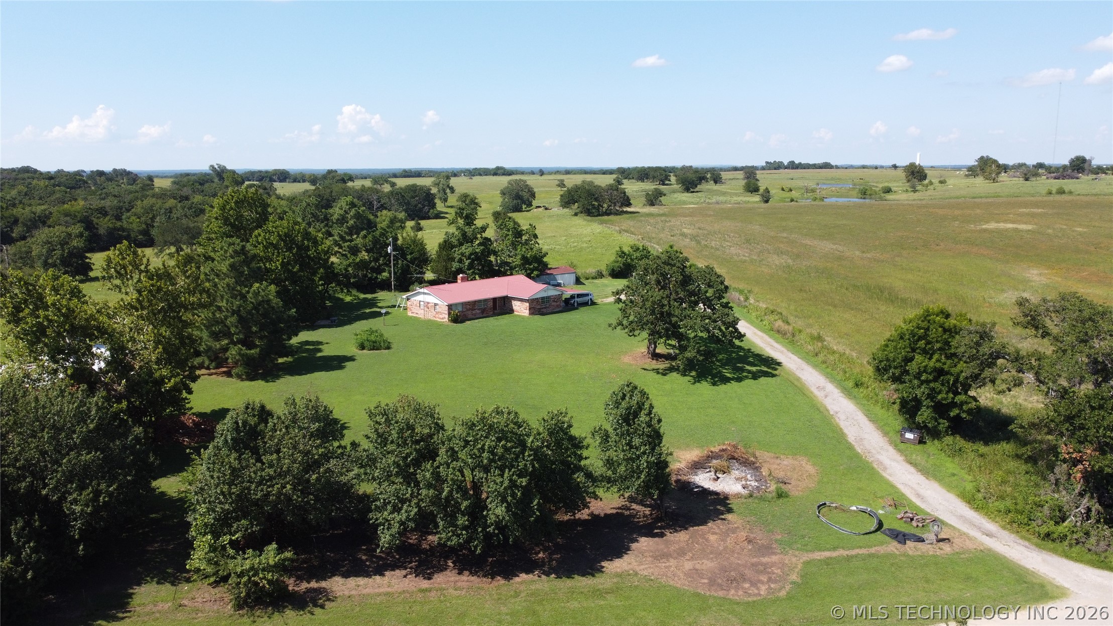 371126 E 990 Road Property Photo 3