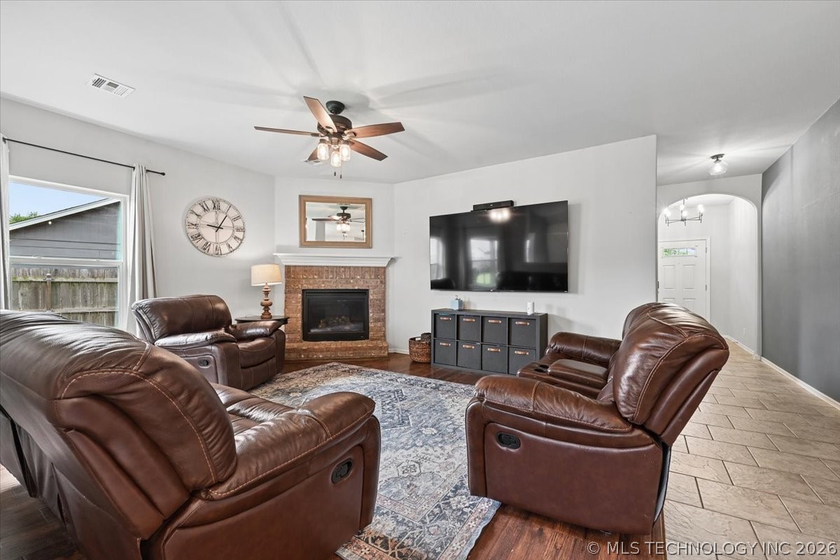7315 S Laurel Place Property Photo 10