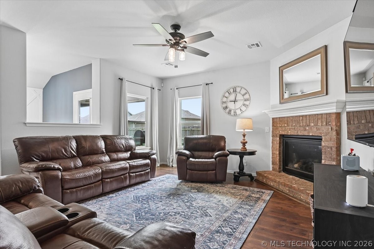 7315 S Laurel Place Property Photo 12