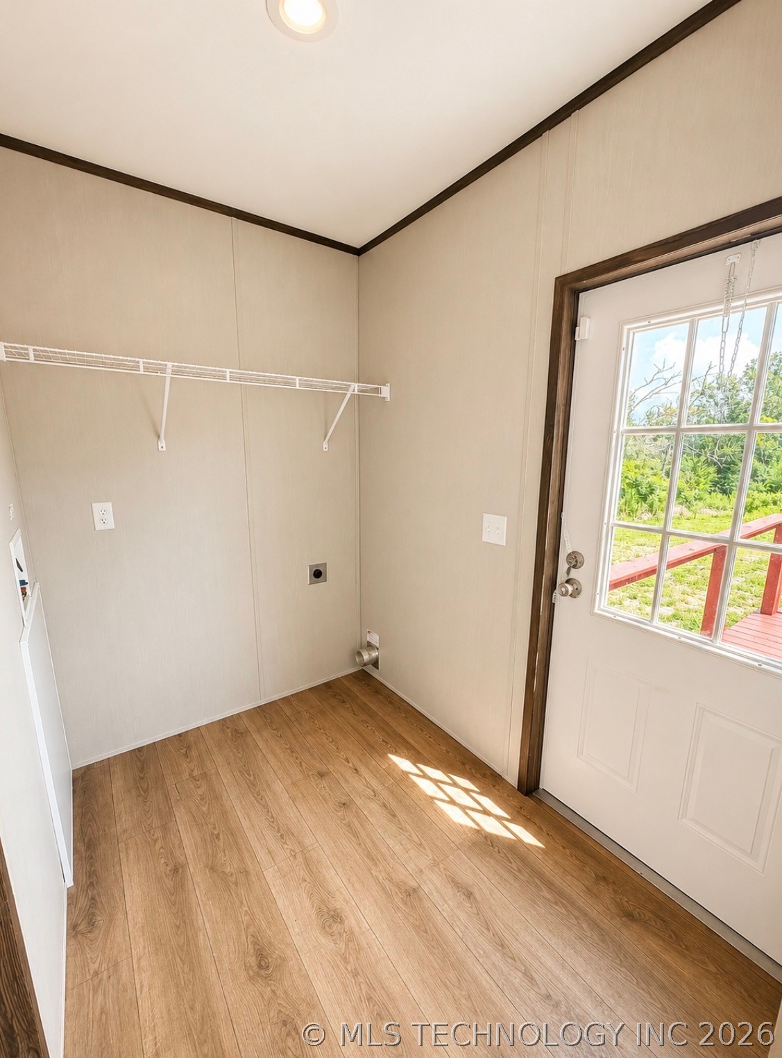 323 Swan Property Photo 11