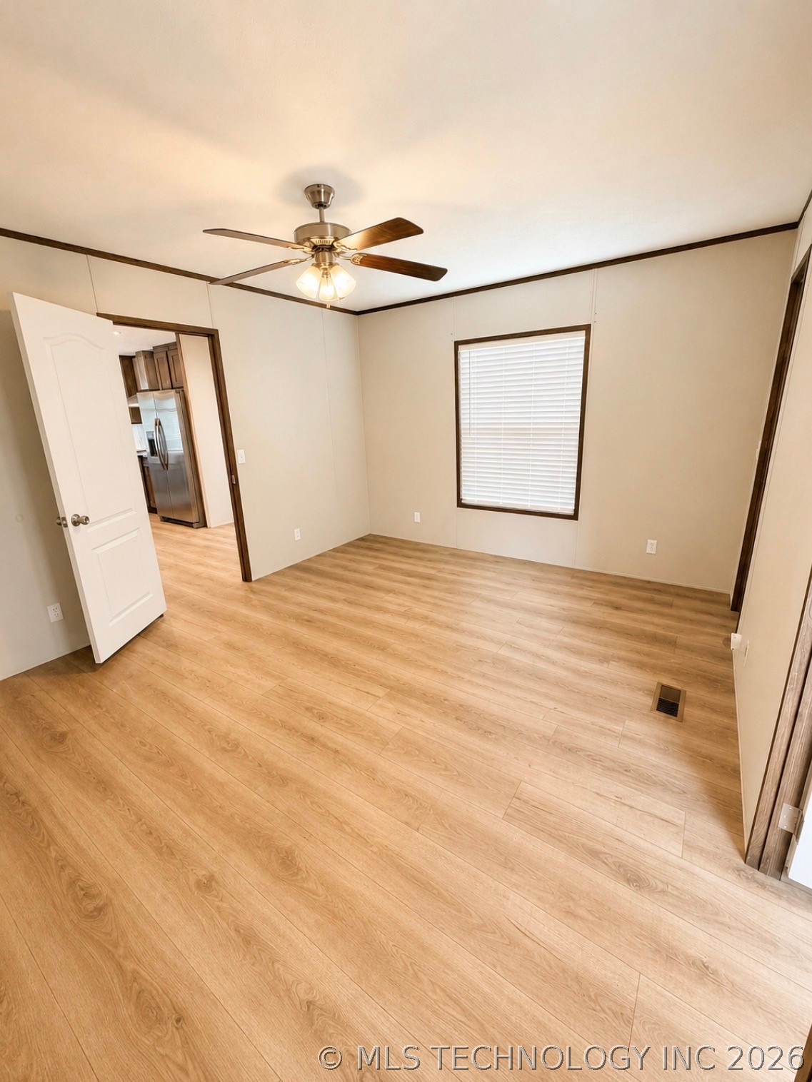 323 Swan Property Photo 13