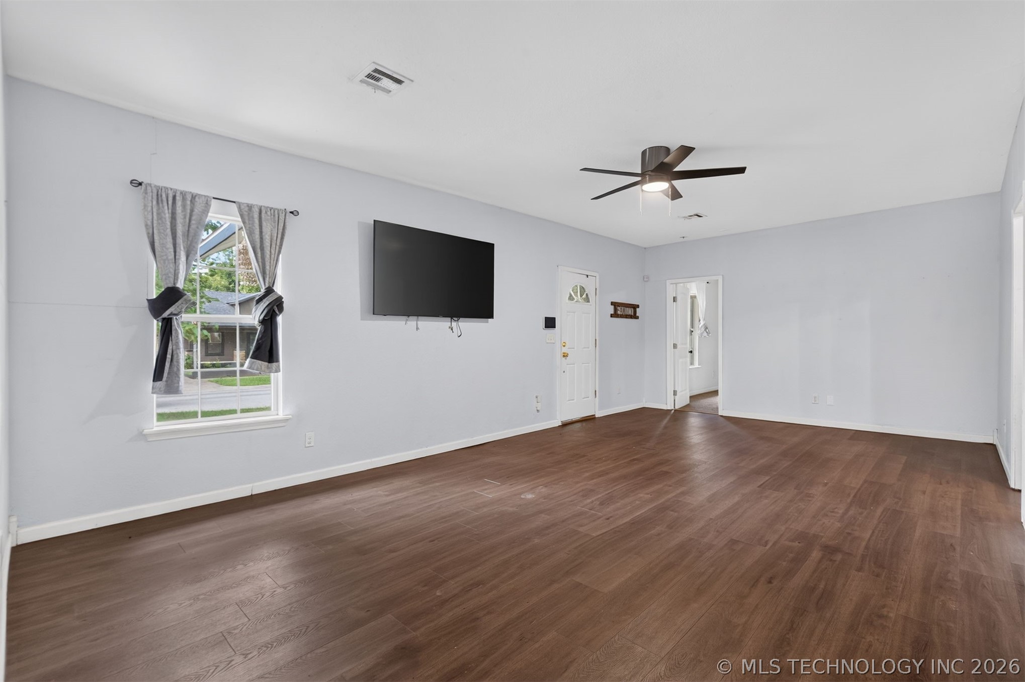 319 W Bryan Avenue Property Photo 5