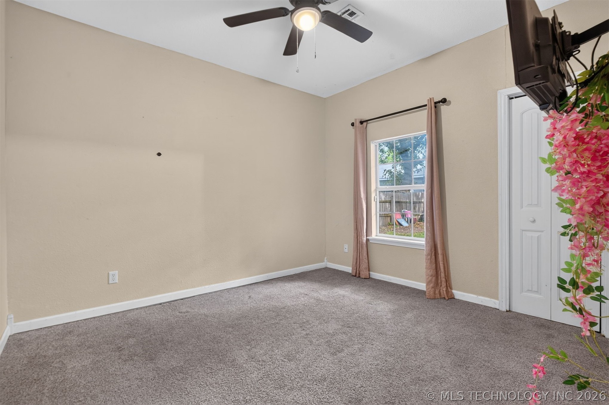 319 W Bryan Avenue Property Photo 27