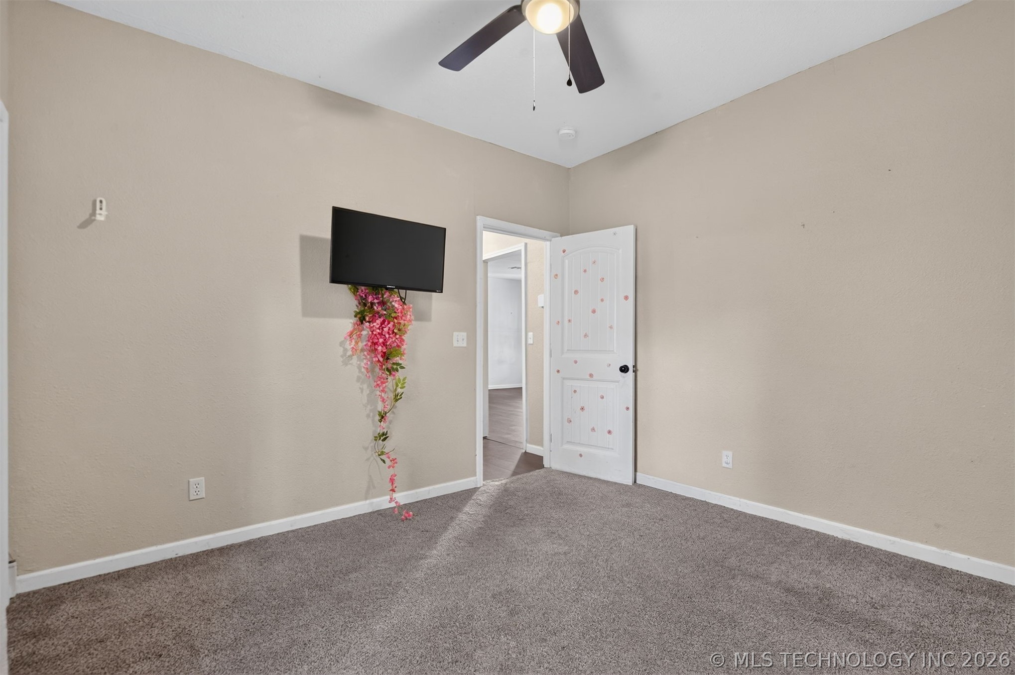 319 W Bryan Avenue Property Photo 28