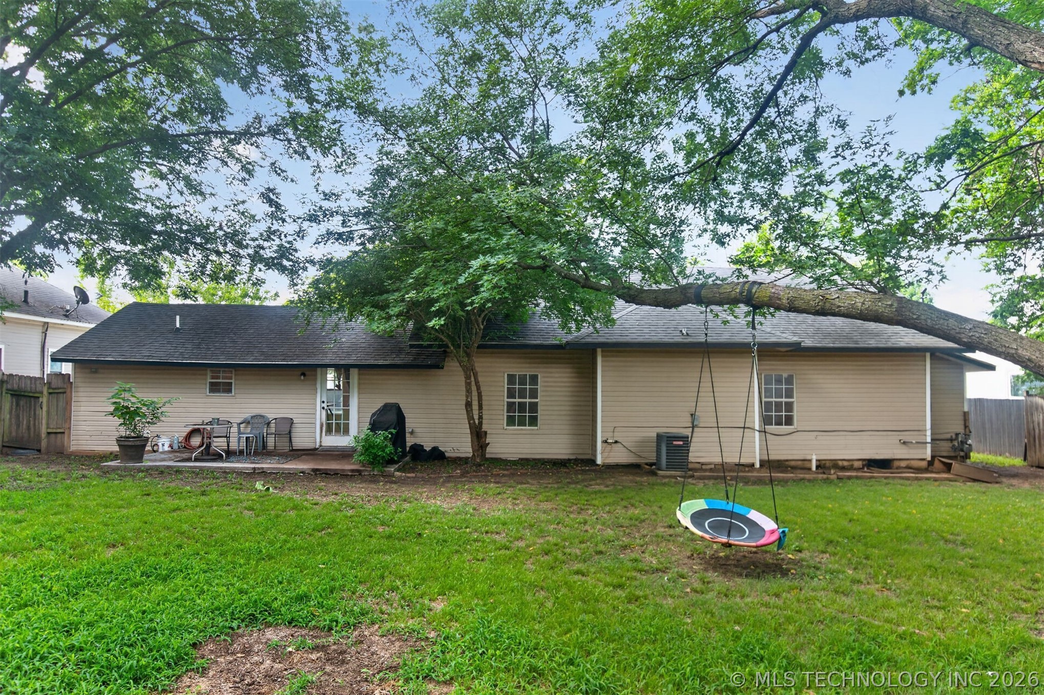 319 W Bryan Avenue Property Photo 39