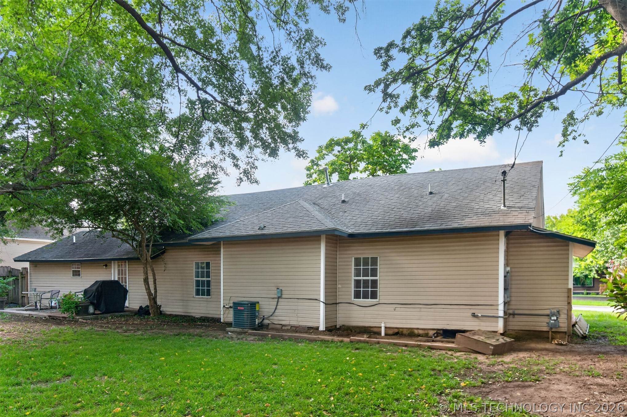 319 W Bryan Avenue Property Photo 41