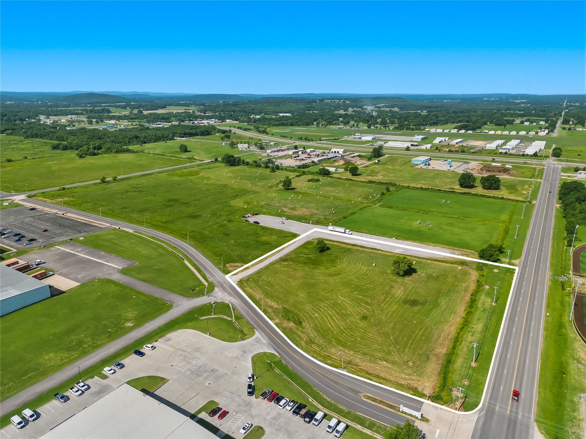 1045 W Allen Road Property Photo 1